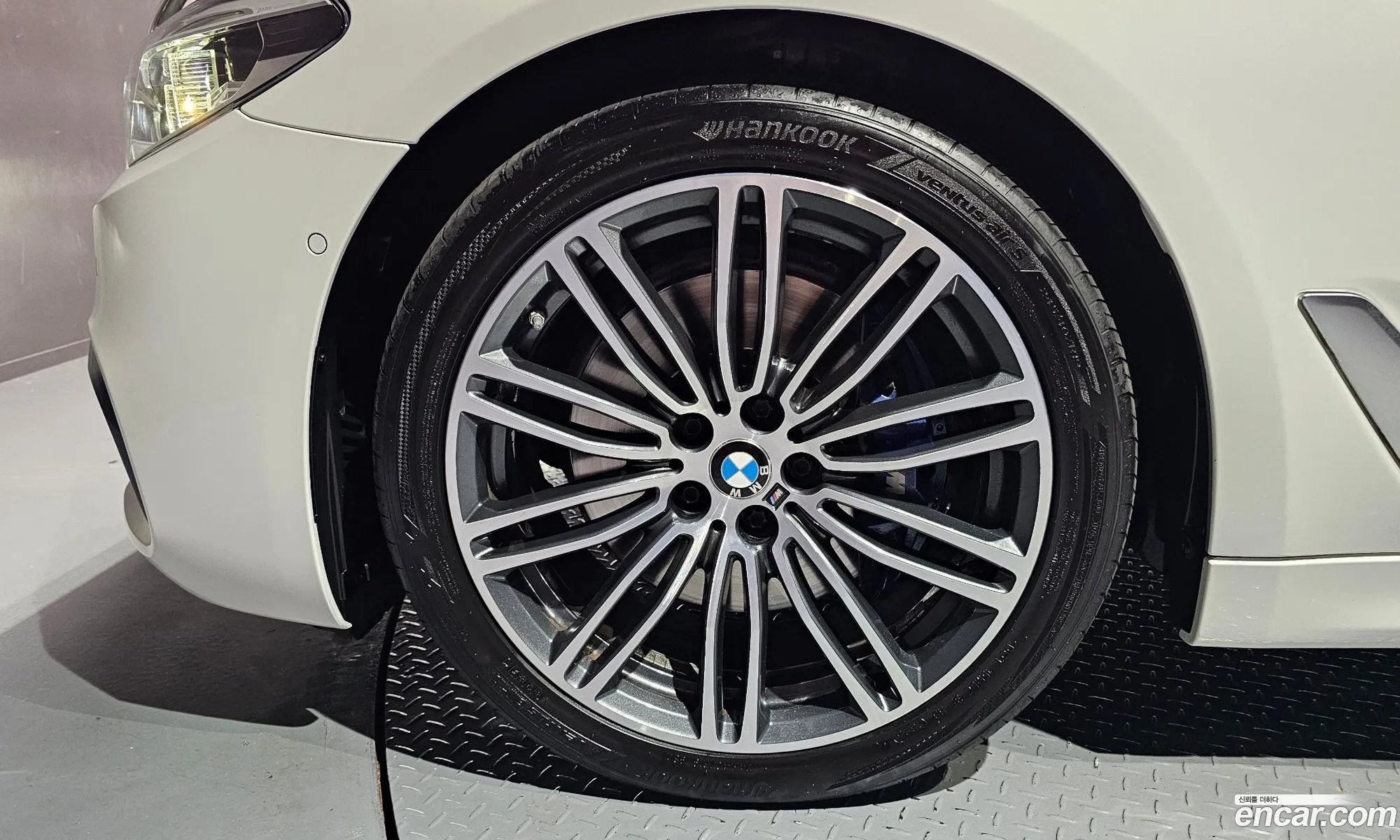 BMW 5 Series 2020 WBAJR5102LCE75884 — 23