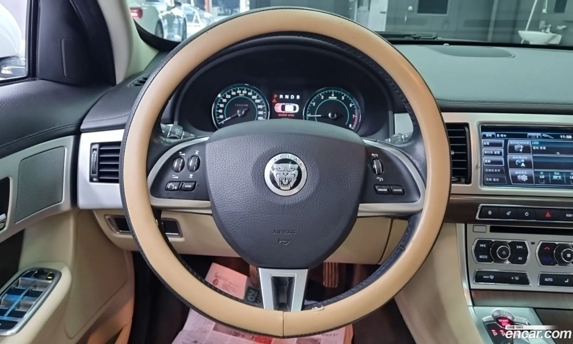 Jaguar XF 2013 — 12