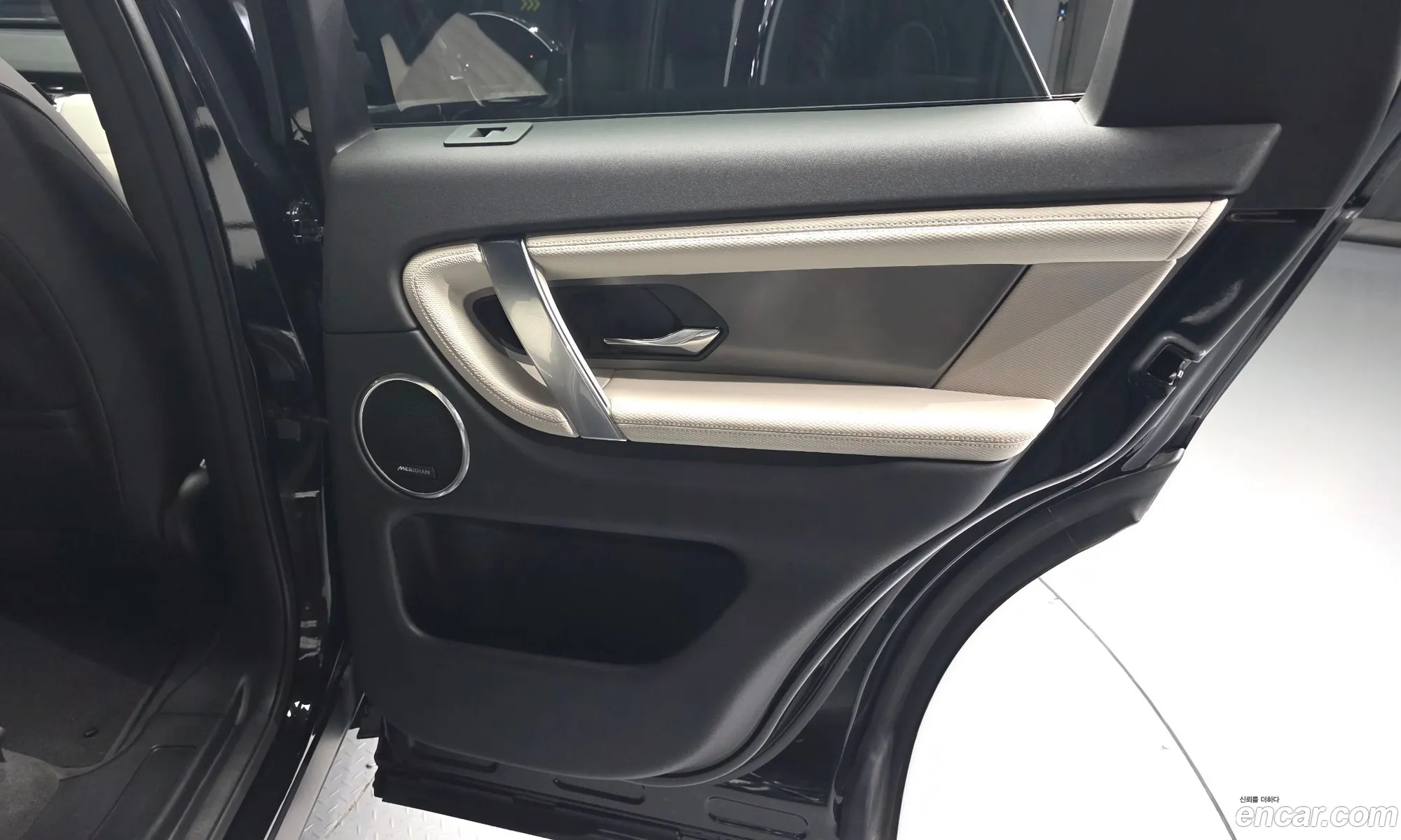 Land Rover Discovery Sport 2025 — 4