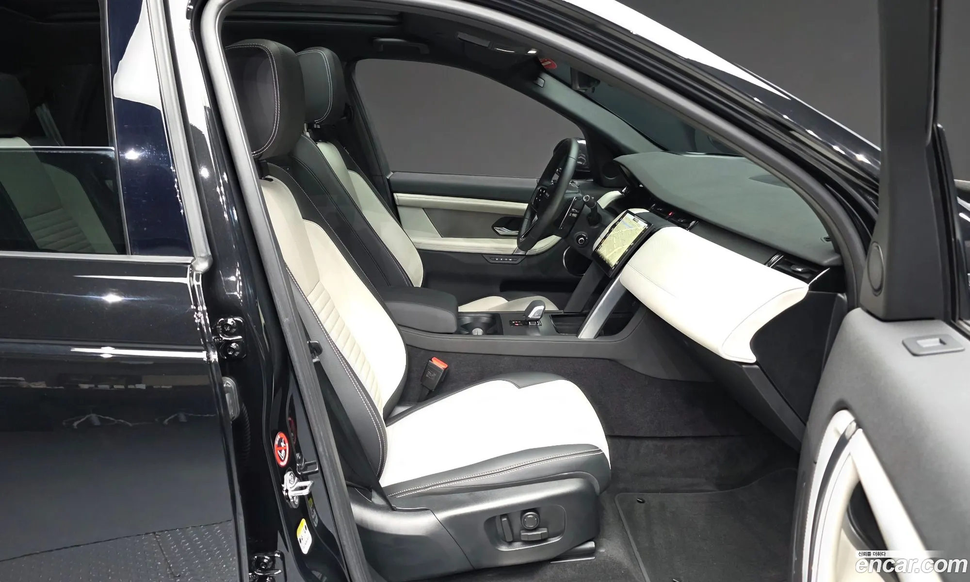 Land Rover Discovery Sport 2025 — 18
