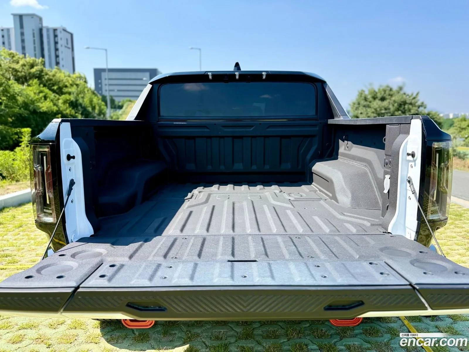 GMC Hummer EV 2024 — 17