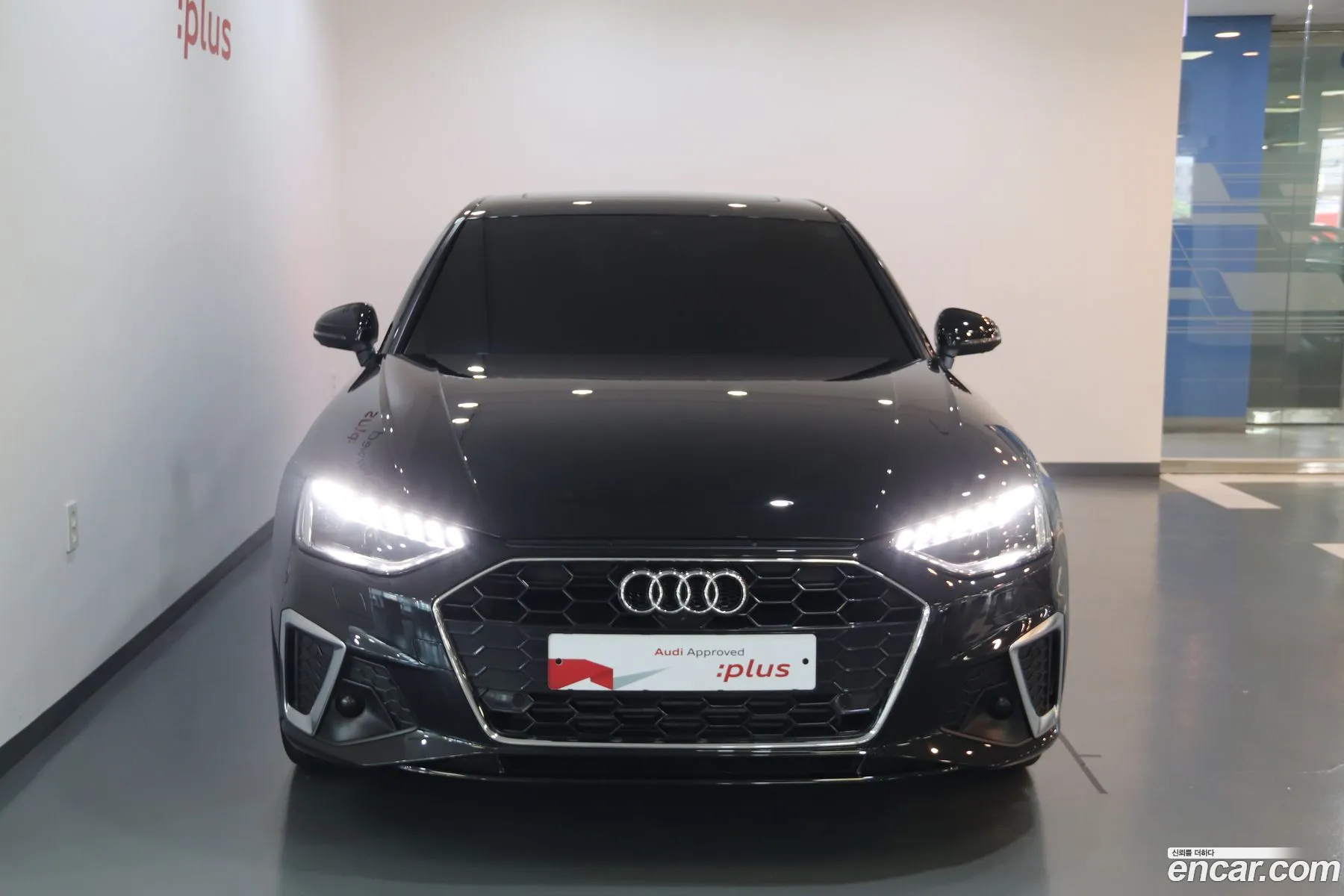 Audi A4 2023 — 12