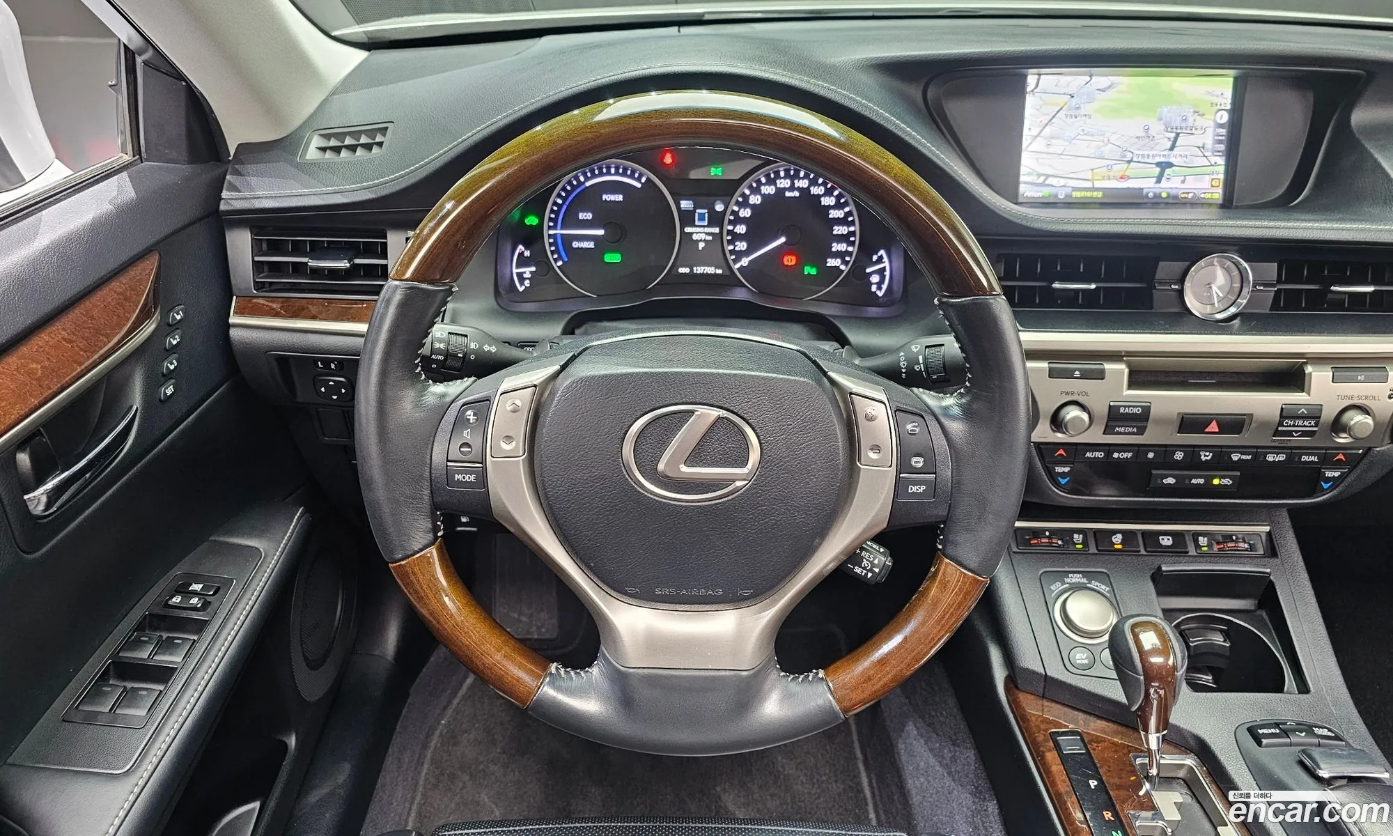 Lexus ES300h 2013 — 9