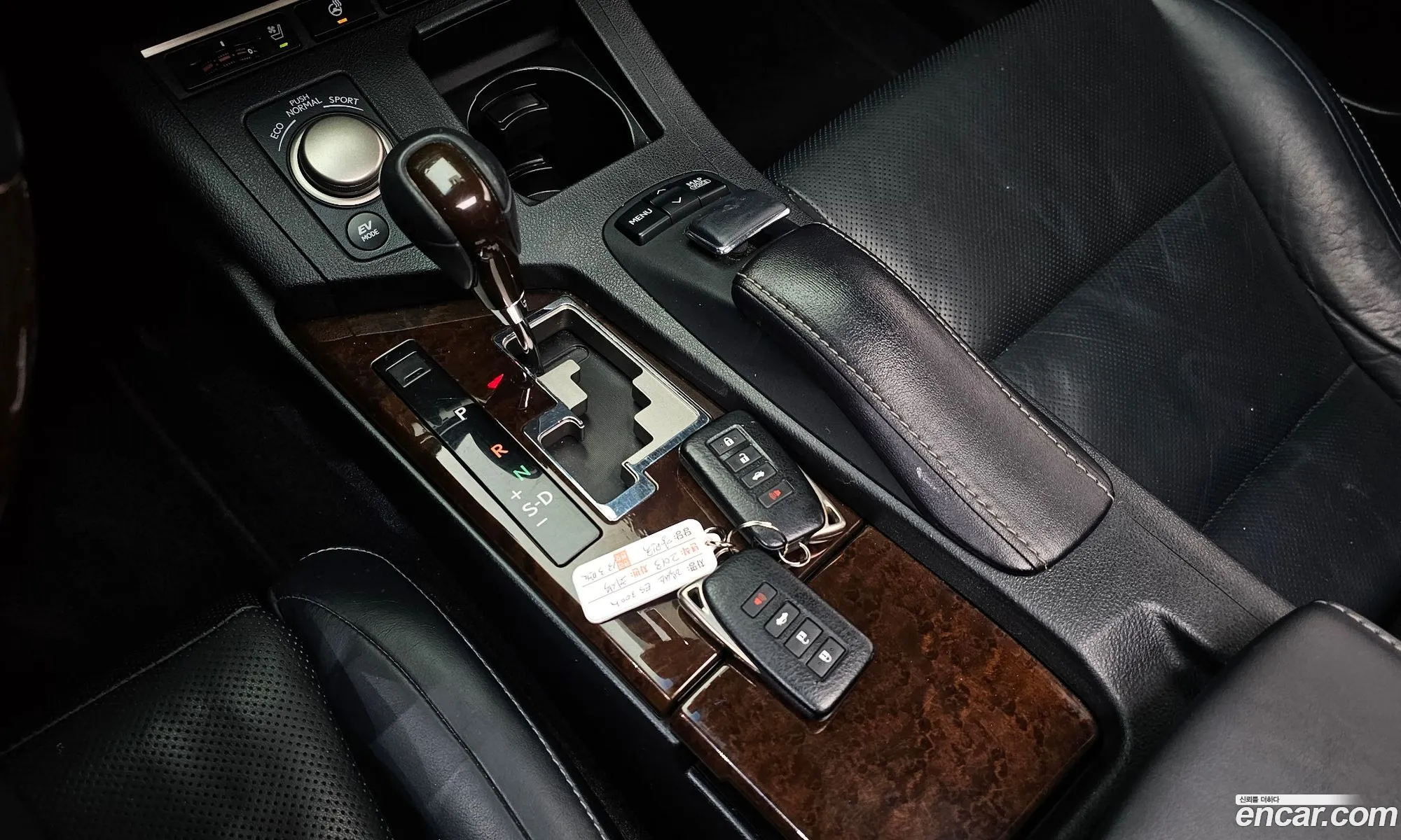 Lexus ES300h 2013 — 18