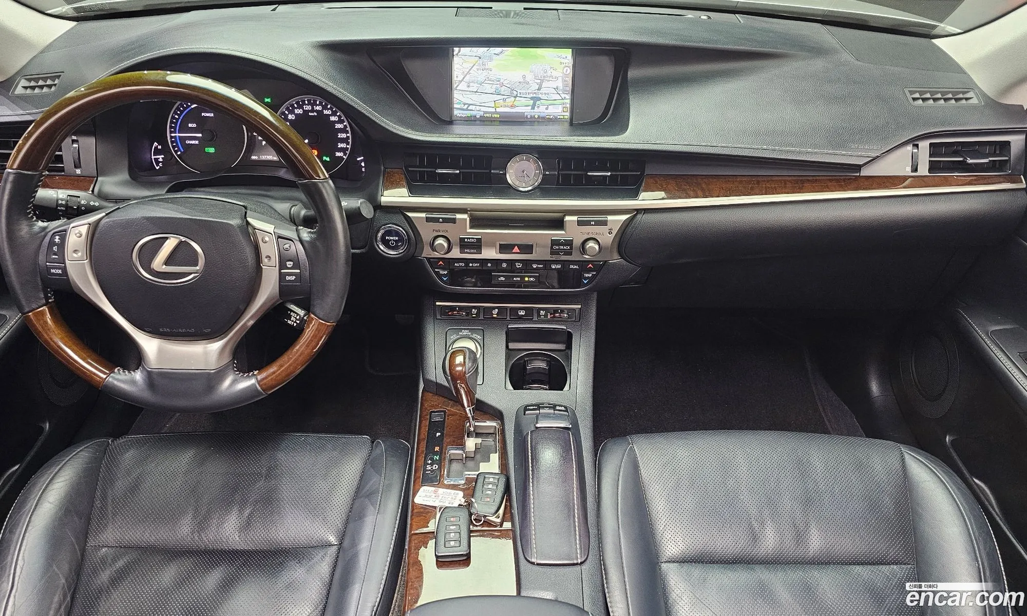 Lexus ES300h 2013 — 11