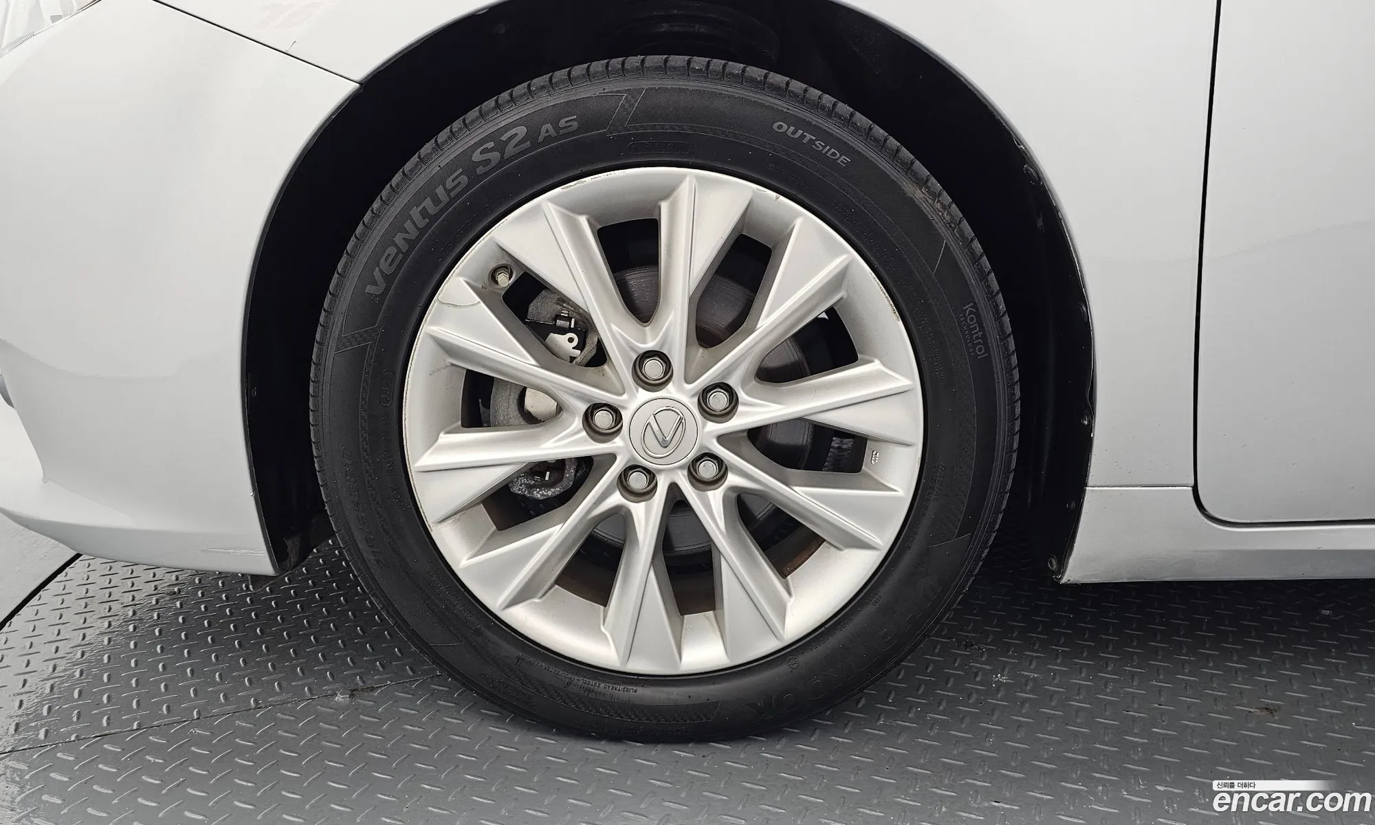 Lexus ES300h 2013 — 3