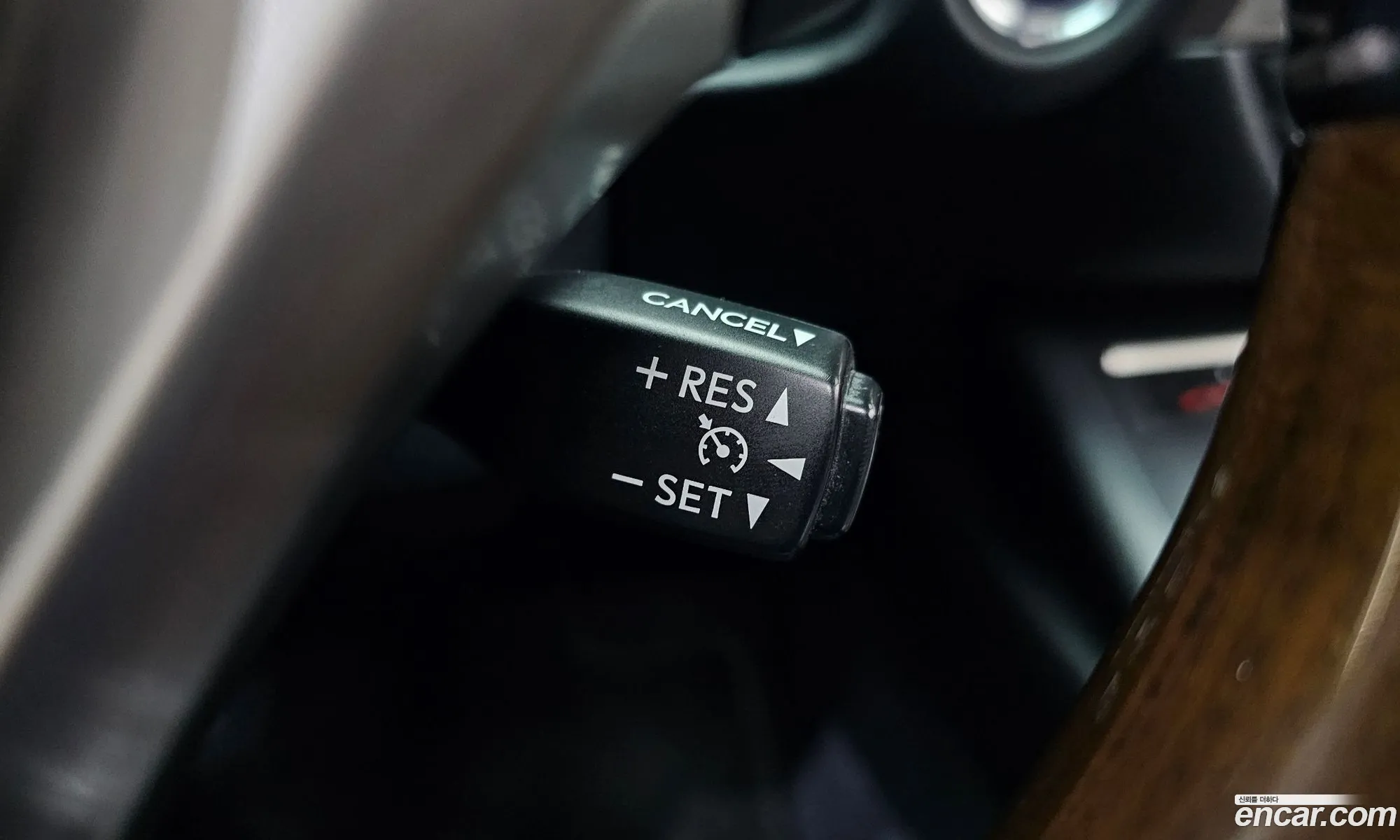 Lexus ES300h 2013 — 12