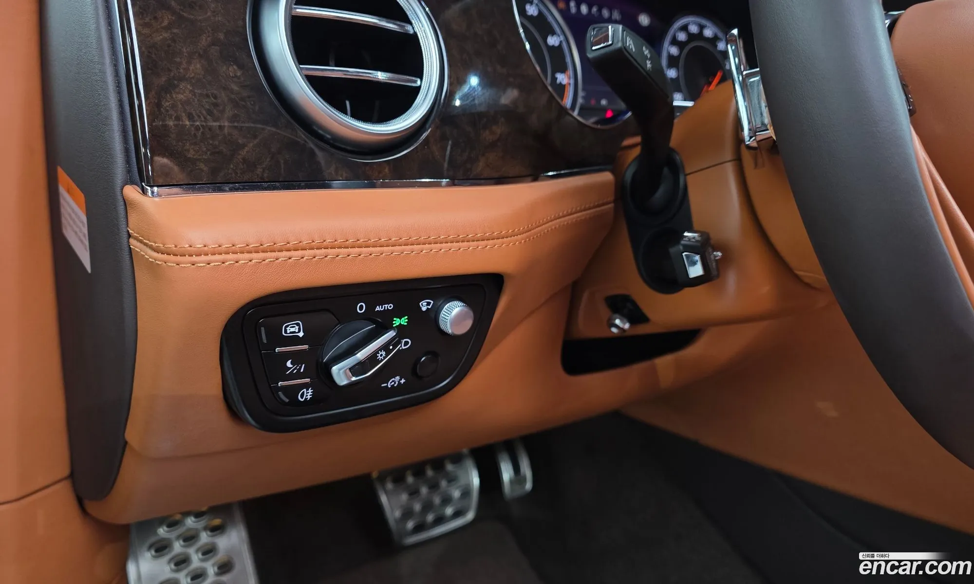Bentley Bentayga 2019 SJAAM14V3KC027460 — 17