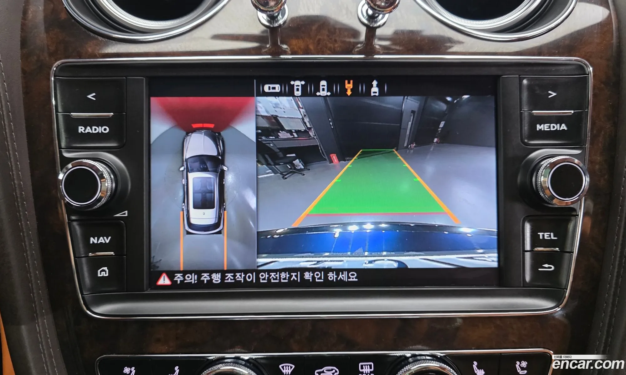 Bentley Bentayga 2019 SJAAM14V3KC027460 — 27