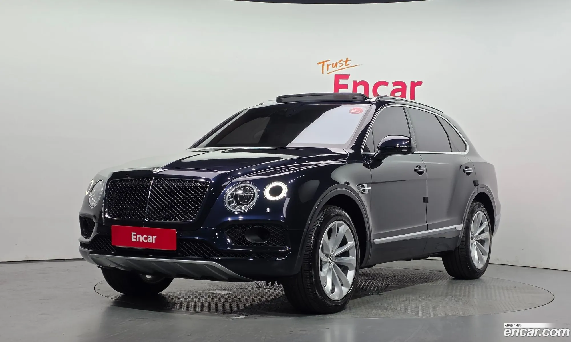 Bentley Bentayga 2019 SJAAM14V3KC027460 — 4