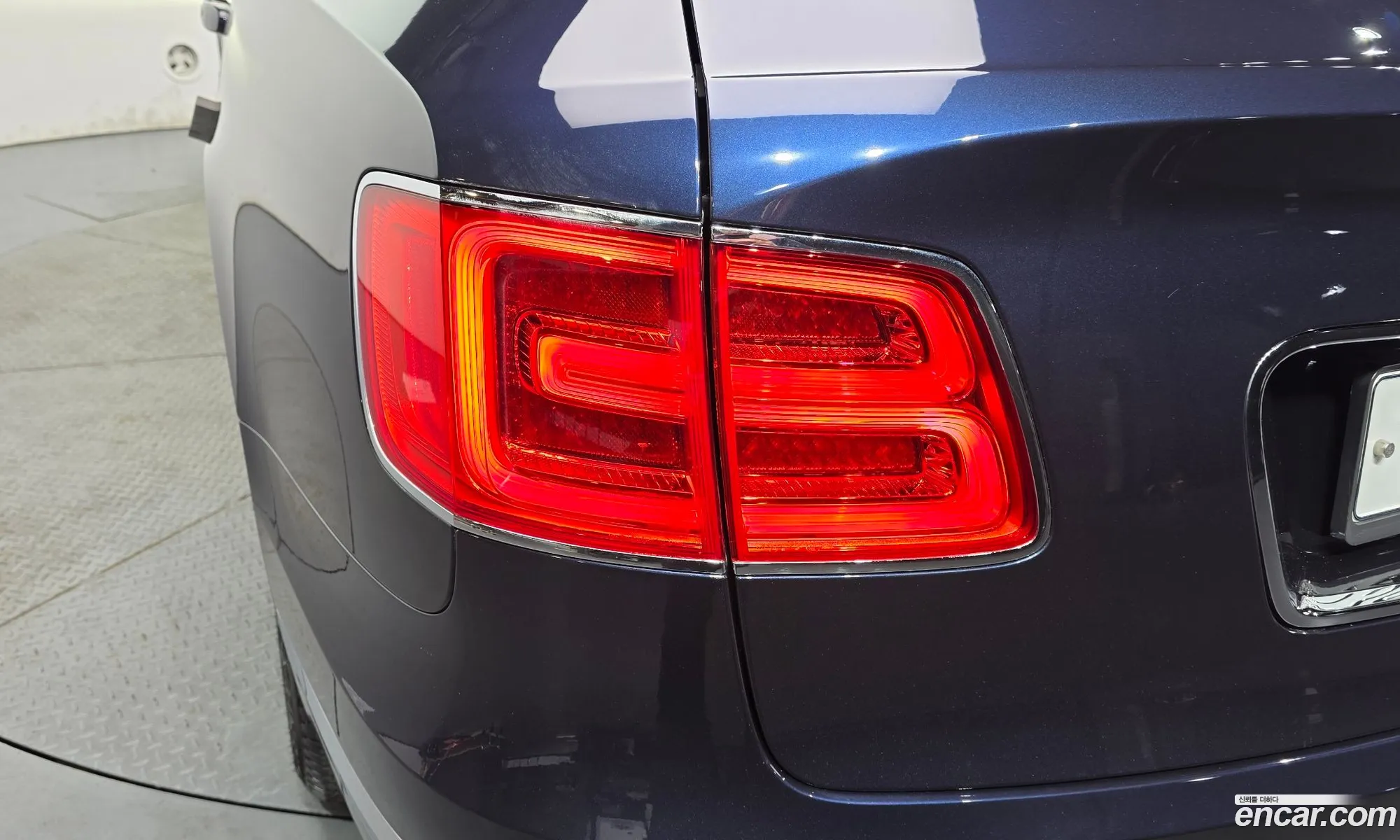 Bentley Bentayga 2019 SJAAM14V3KC027460 — 34