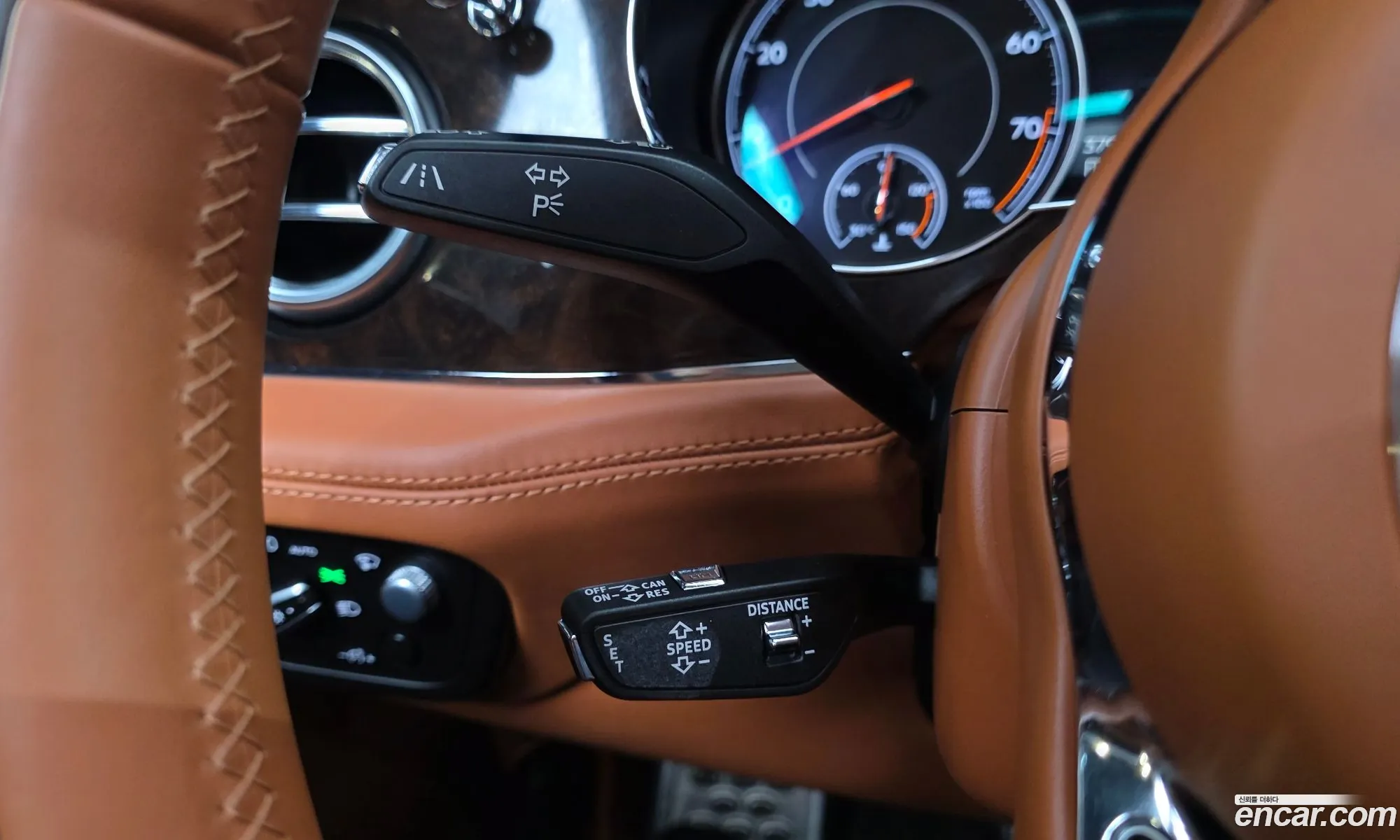 Bentley Bentayga 2019 SJAAM14V3KC027460 — 5