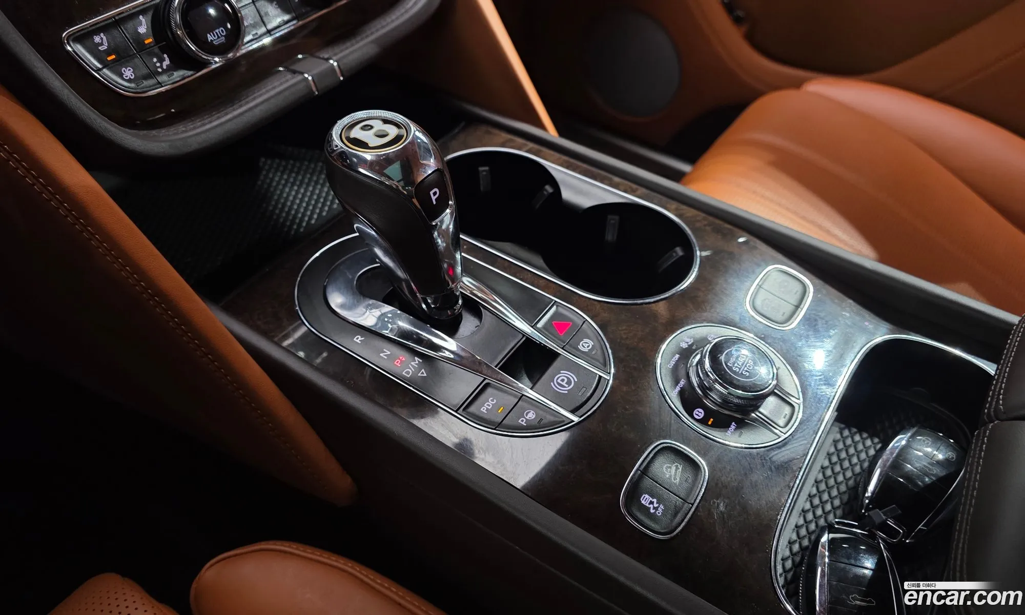 Bentley Bentayga 2019 SJAAM14V3KC027460 — 15