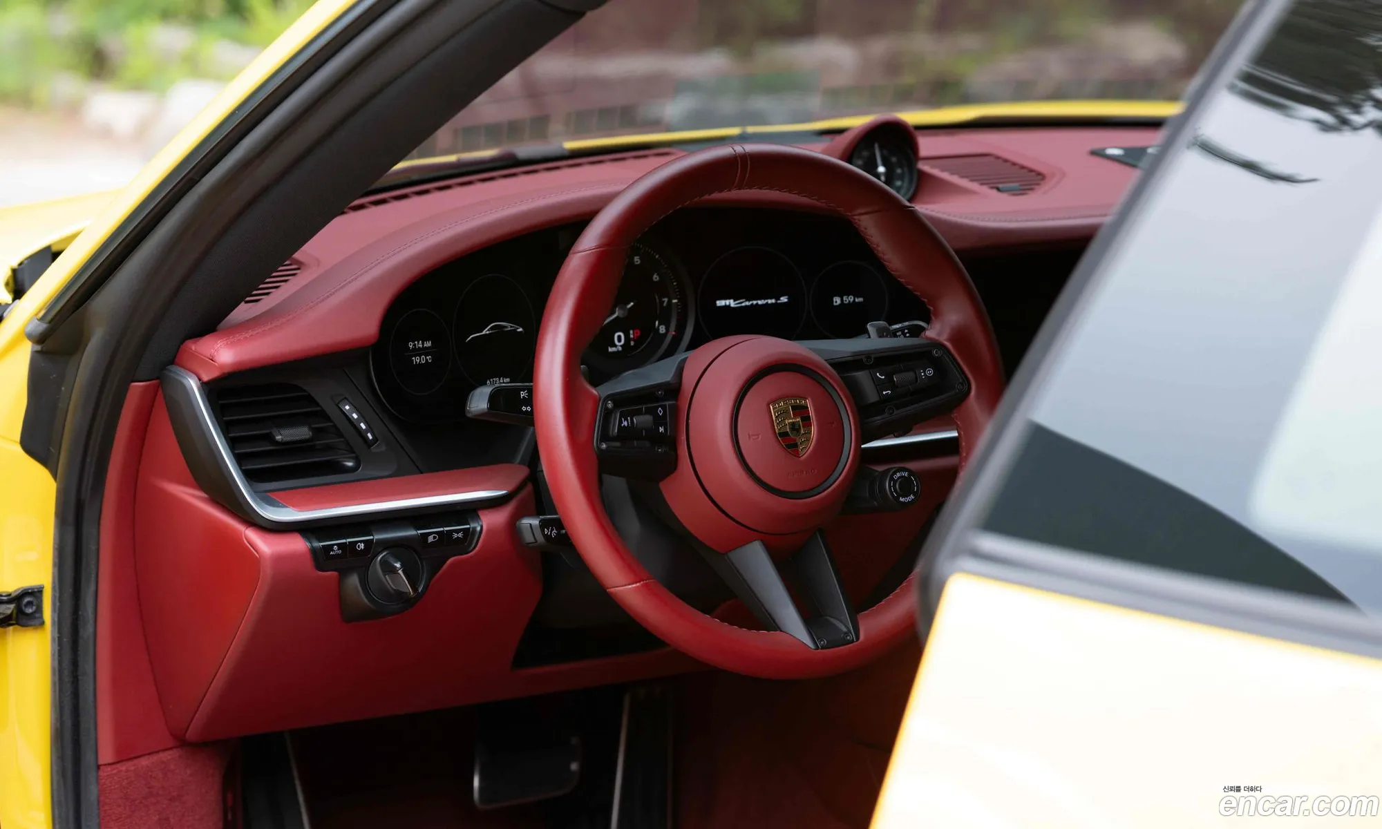 Porsche 911 2021 — 18