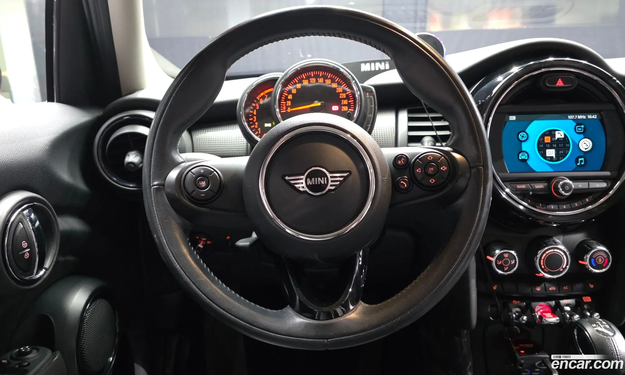 Mini Cooper 2018 WMWXU1104K2H34381 — 18