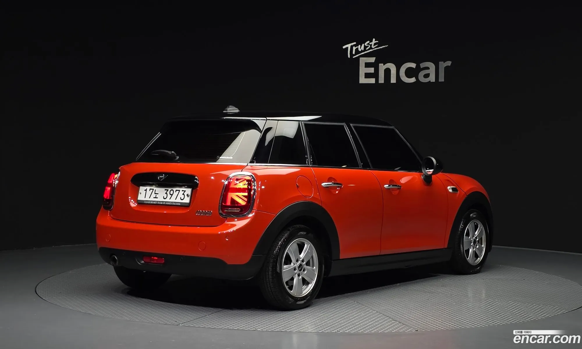 Mini Cooper 2018 WMWXU1104K2H34381 — 4