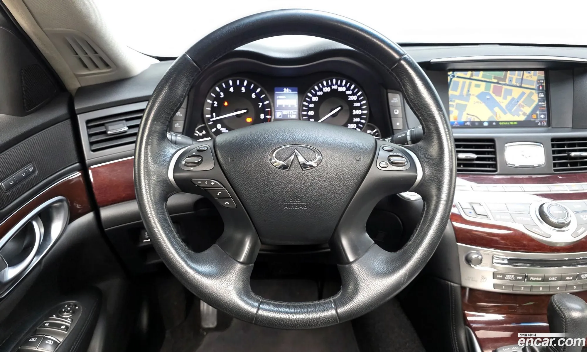 Infiniti Q70