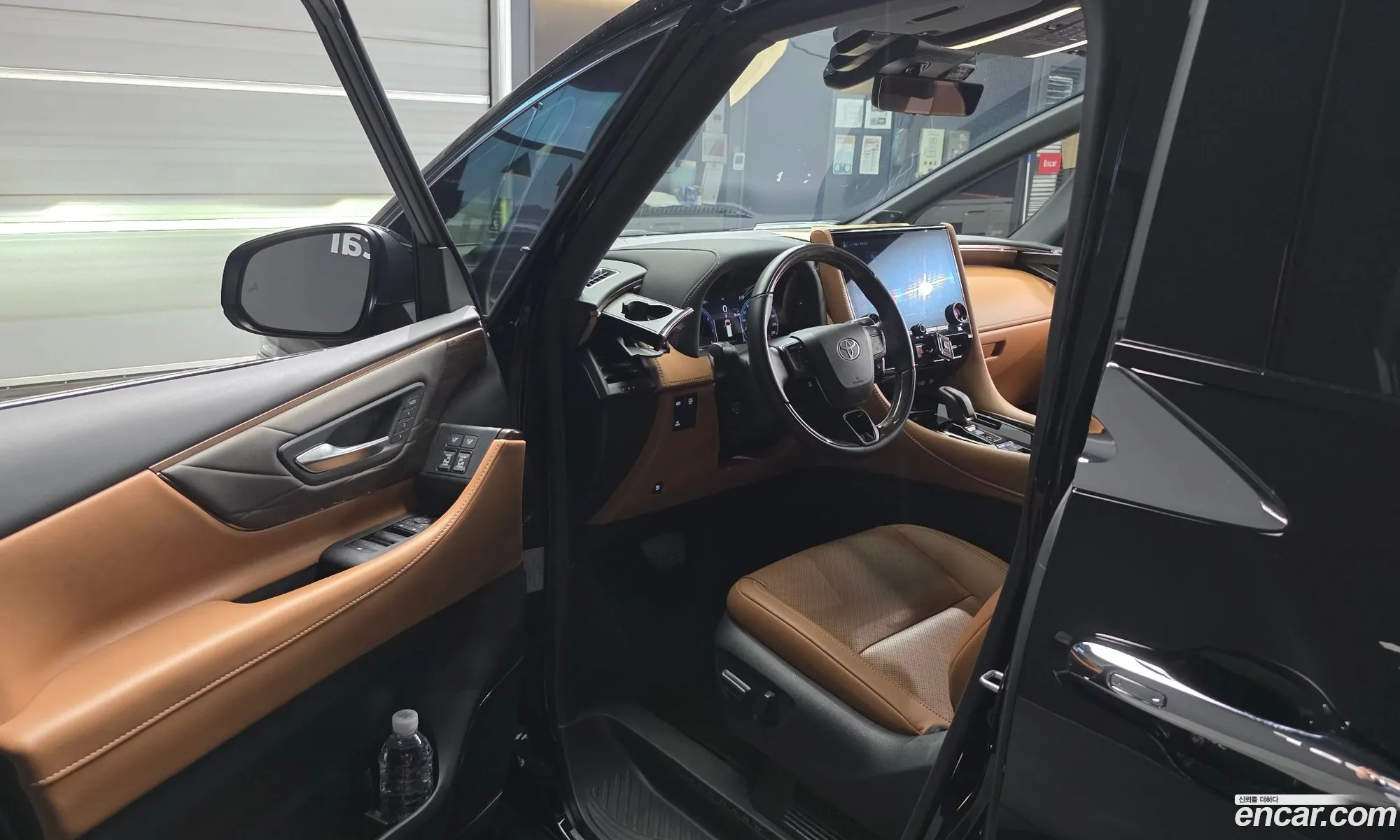 Toyota Alphard 2025 — 19