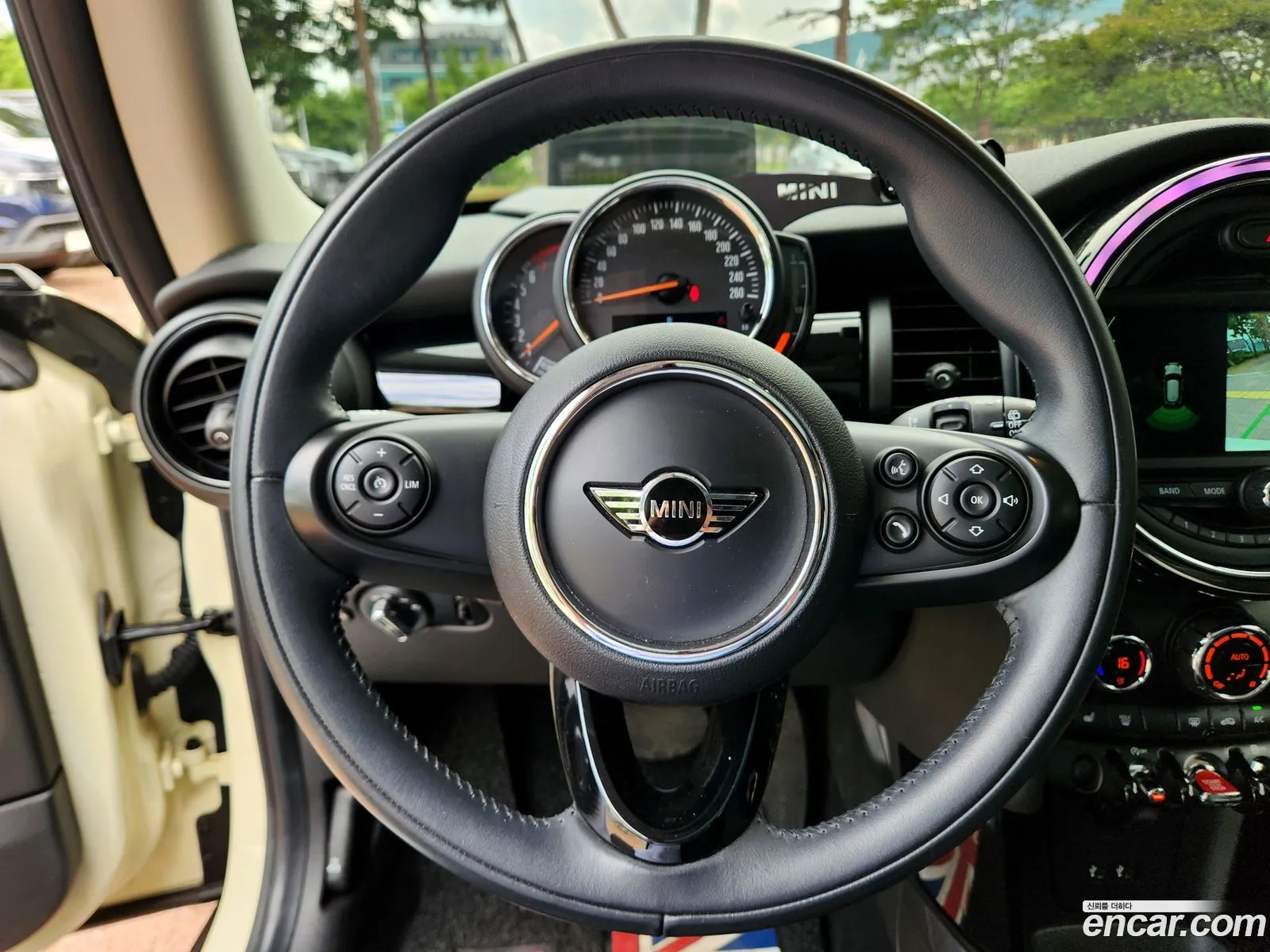 Mini Cooper 2018 — 12