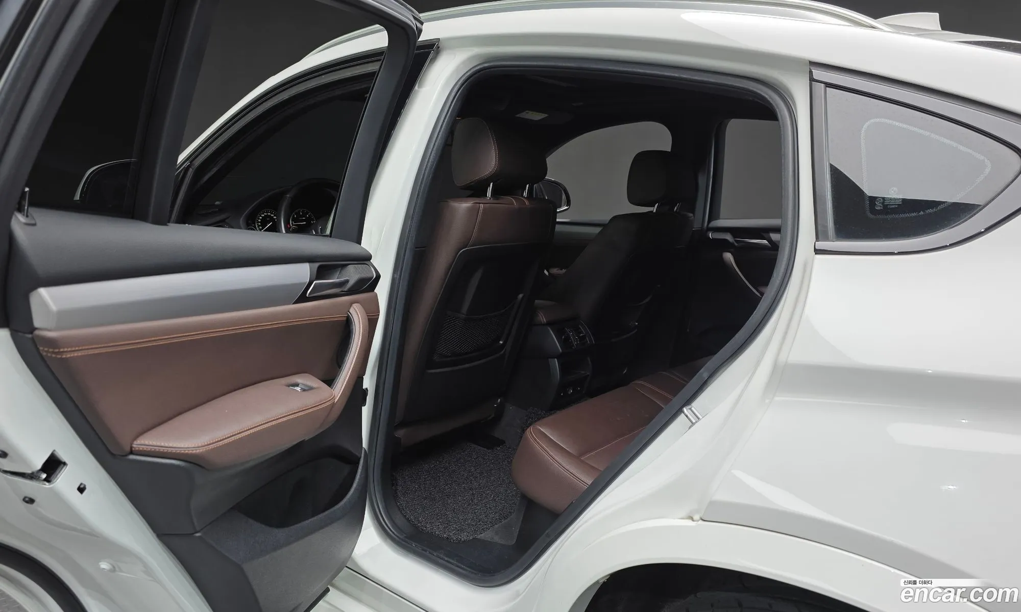 BMW X4 2018 WBAXX1105J0Y53040 — 2