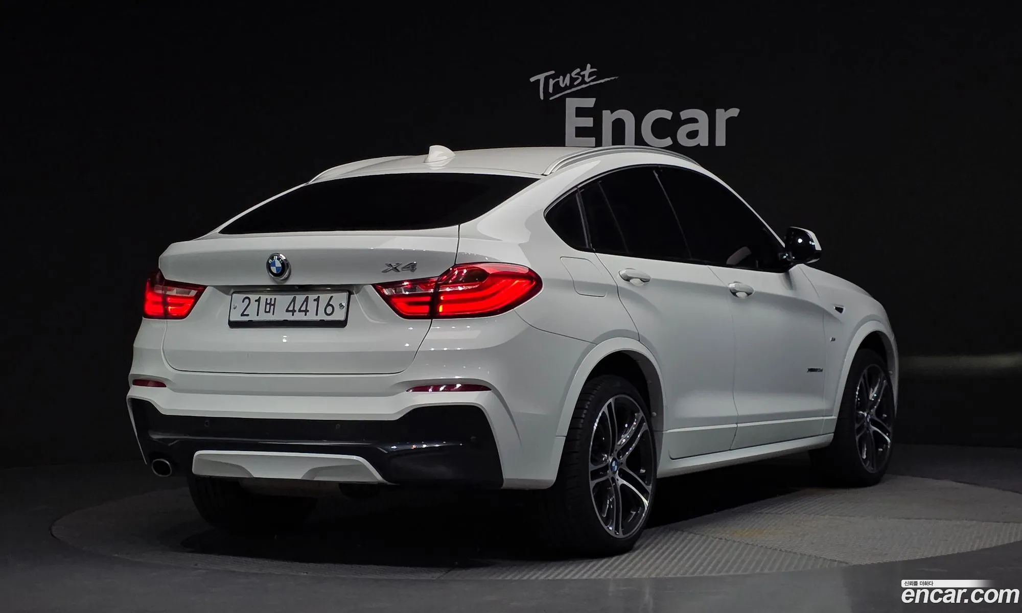 BMW X4 2018 WBAXX1105J0Y53040 — 12