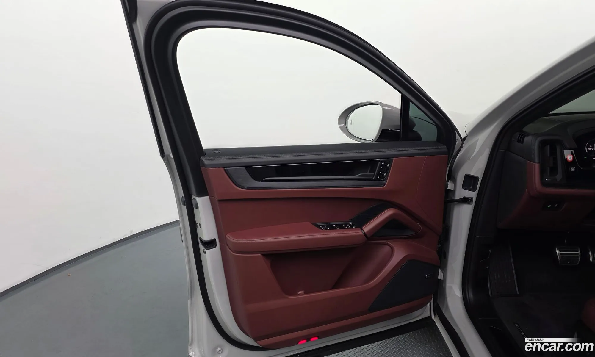 Porsche Cayenne 2025 WP1BG29Y1SDA72084 — 24