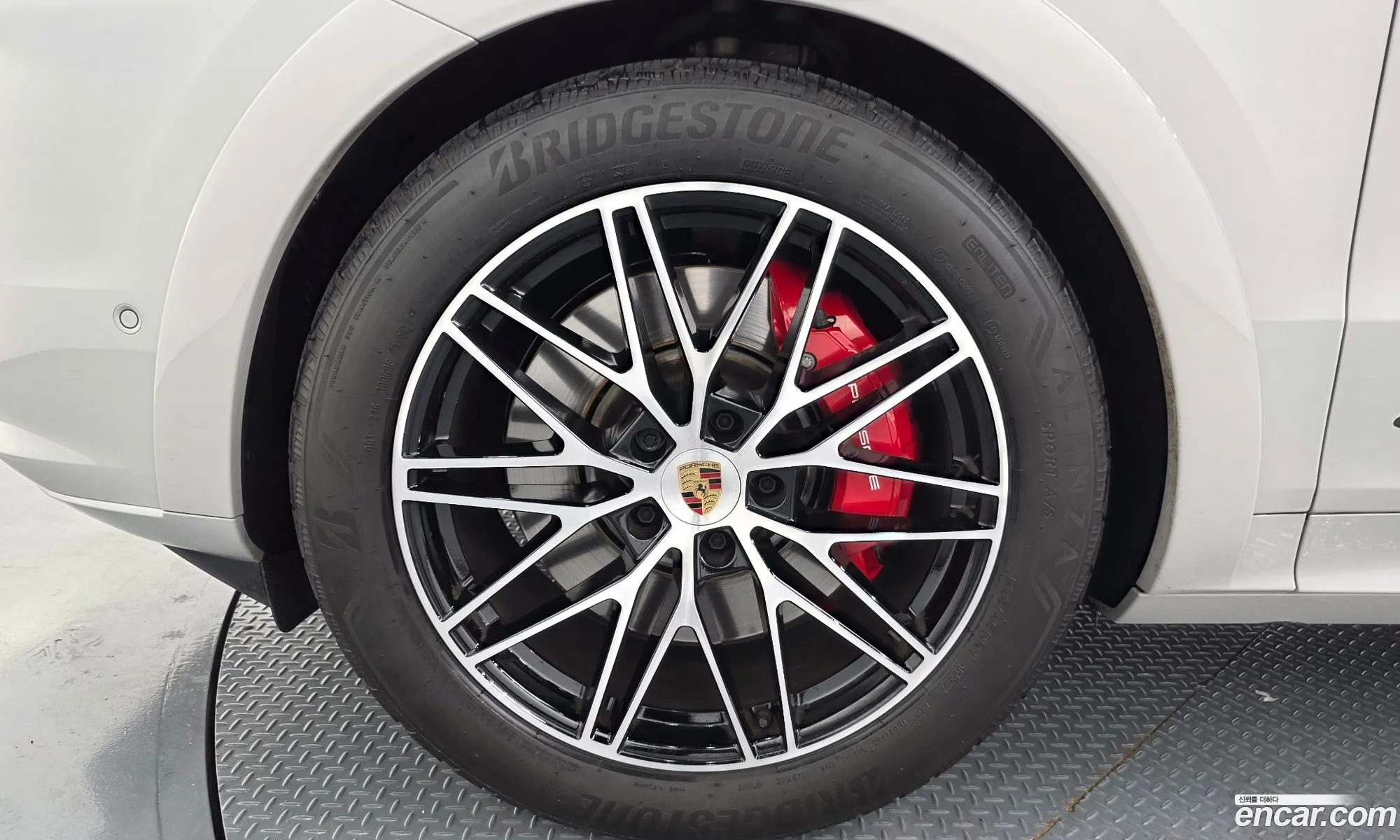 Porsche Cayenne 2025 WP1BG29Y1SDA72084 — 32