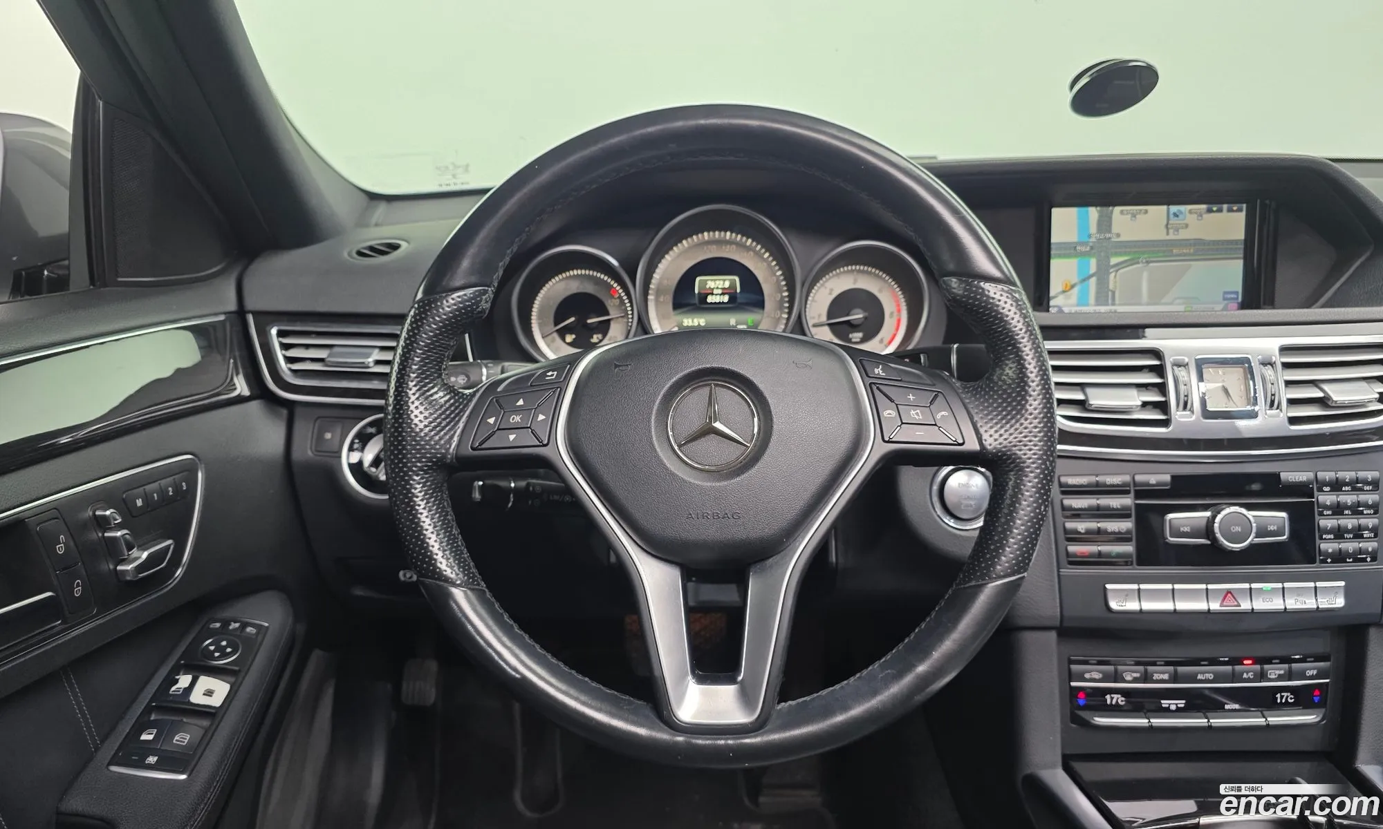 Mercedes-Benz E-Class W212 2015 — 17