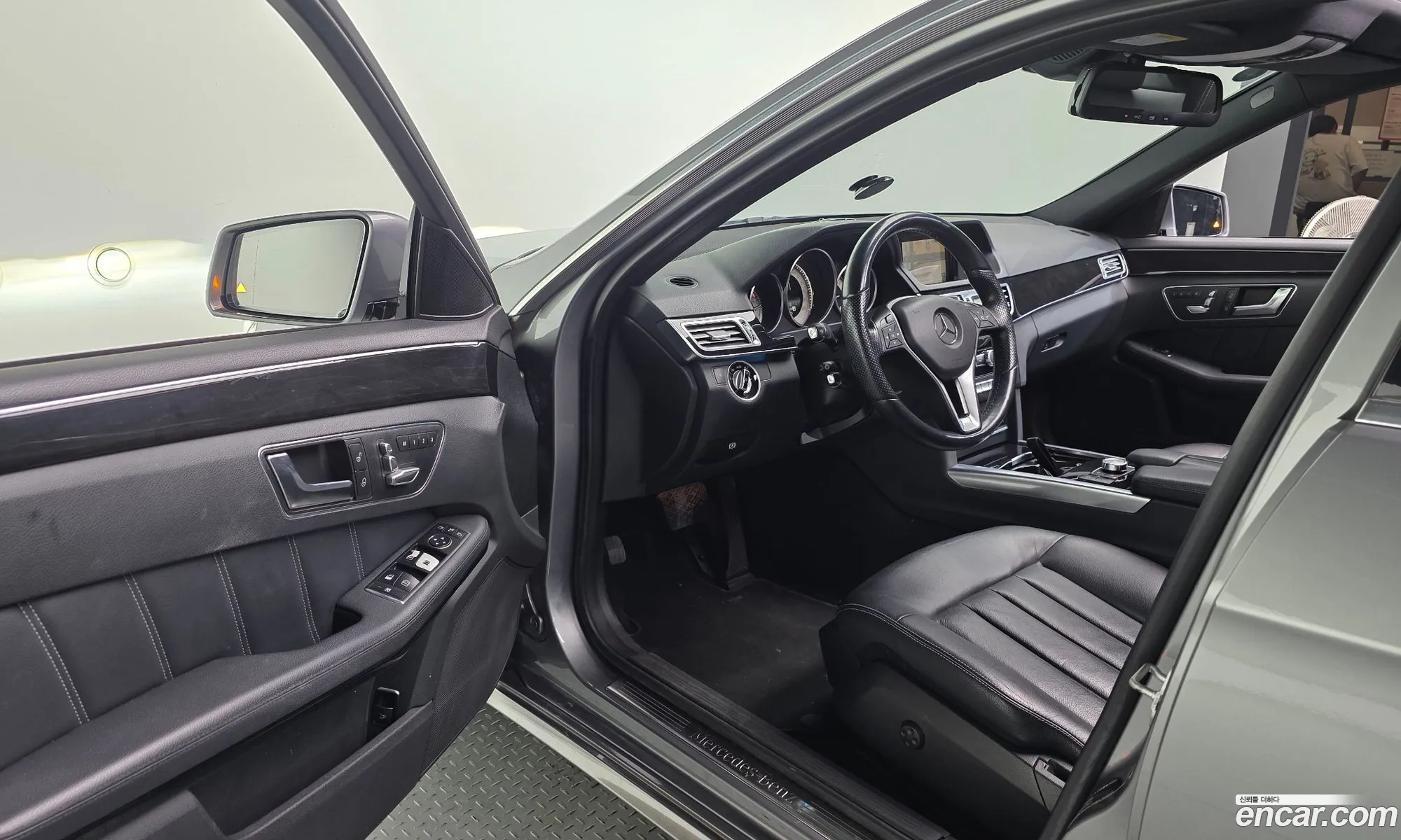 Mercedes-Benz E-Class W212 2015 — 16