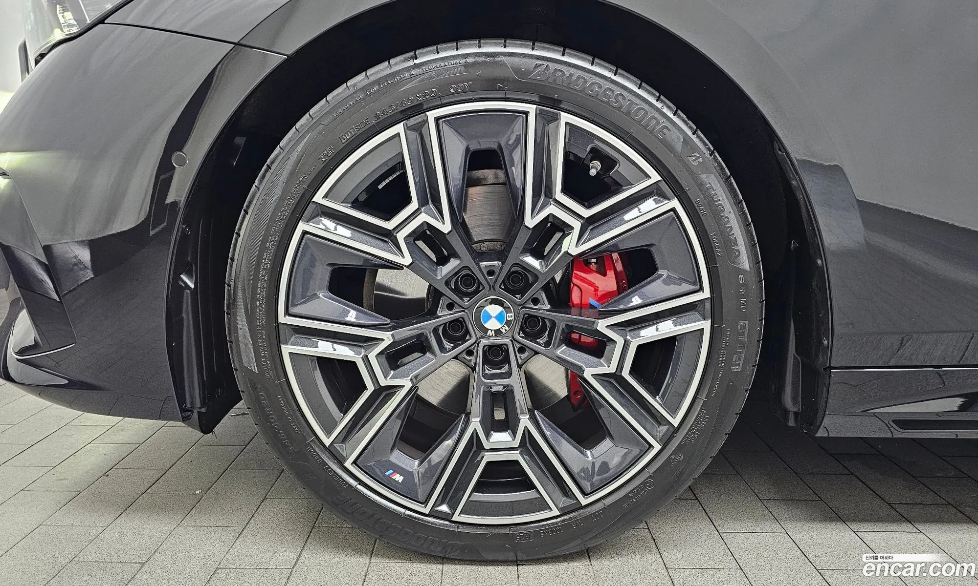 BMW 5 Series 2025 — 11