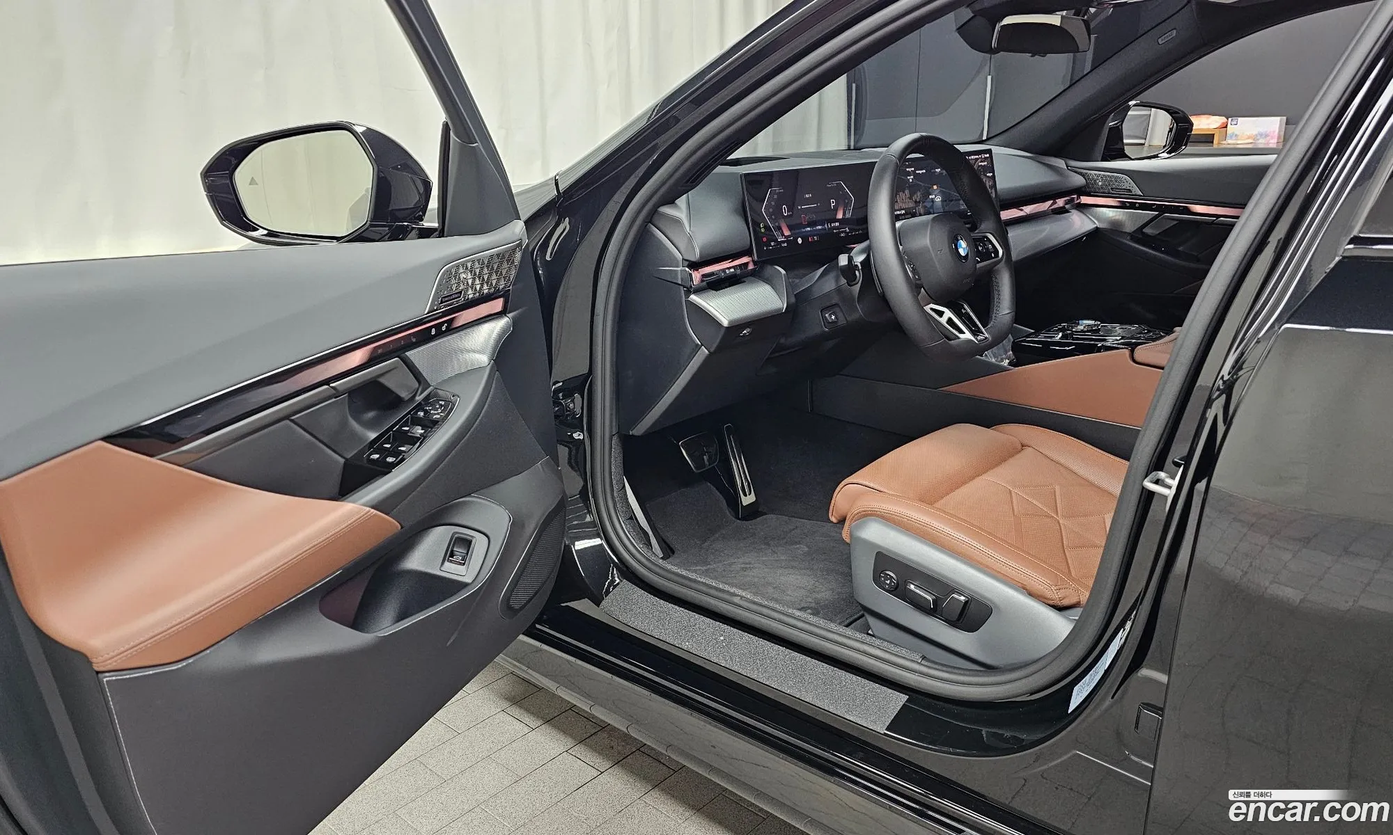 BMW 5 Series 2025 — 17