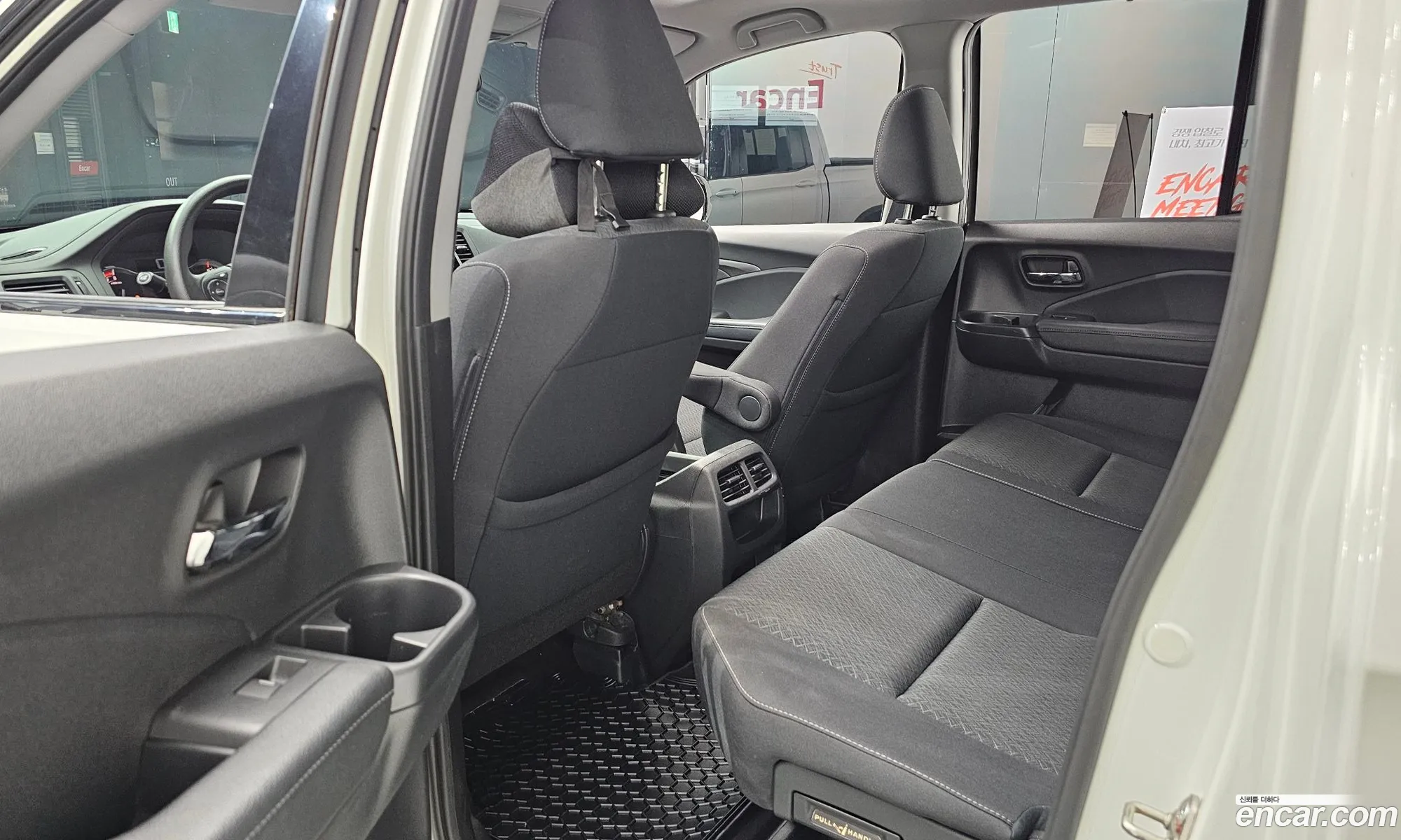 Honda Ridgeline 2017 5FPYK3F17JB500519 — 32