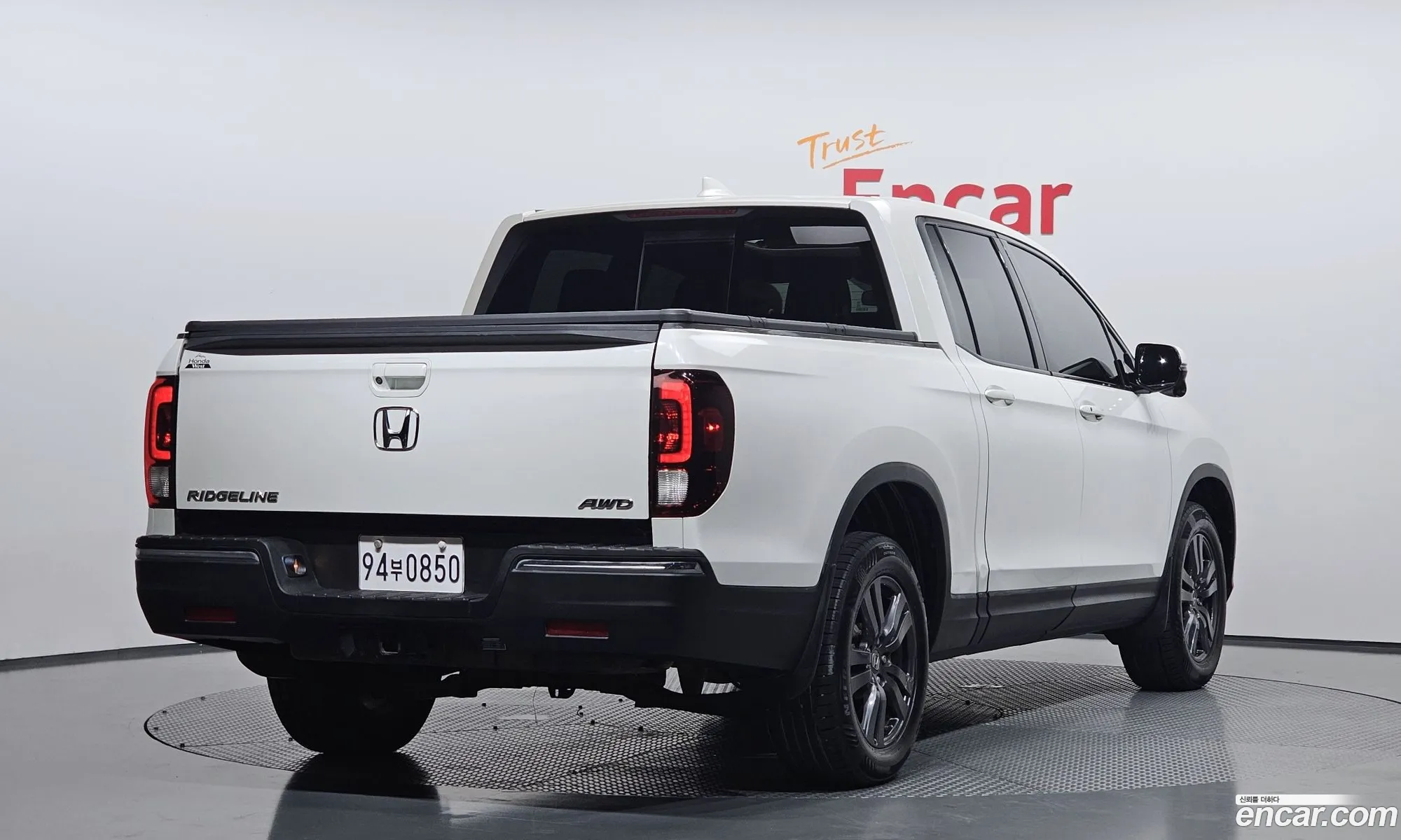 Honda Ridgeline 2017 5FPYK3F17JB500519 — 17