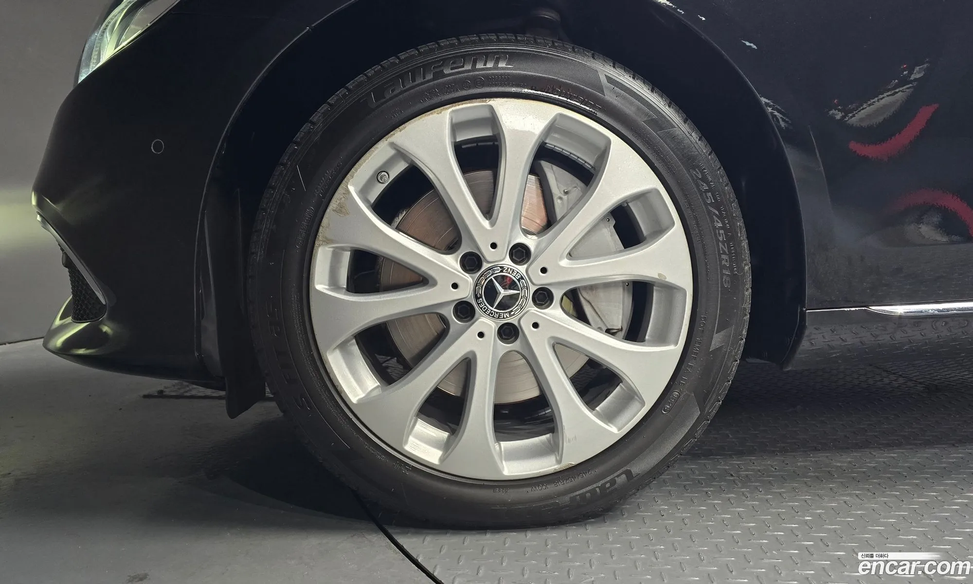 Mercedes-Benz E-Class W213 2017 WDDZF4KB9JA315411 — 12