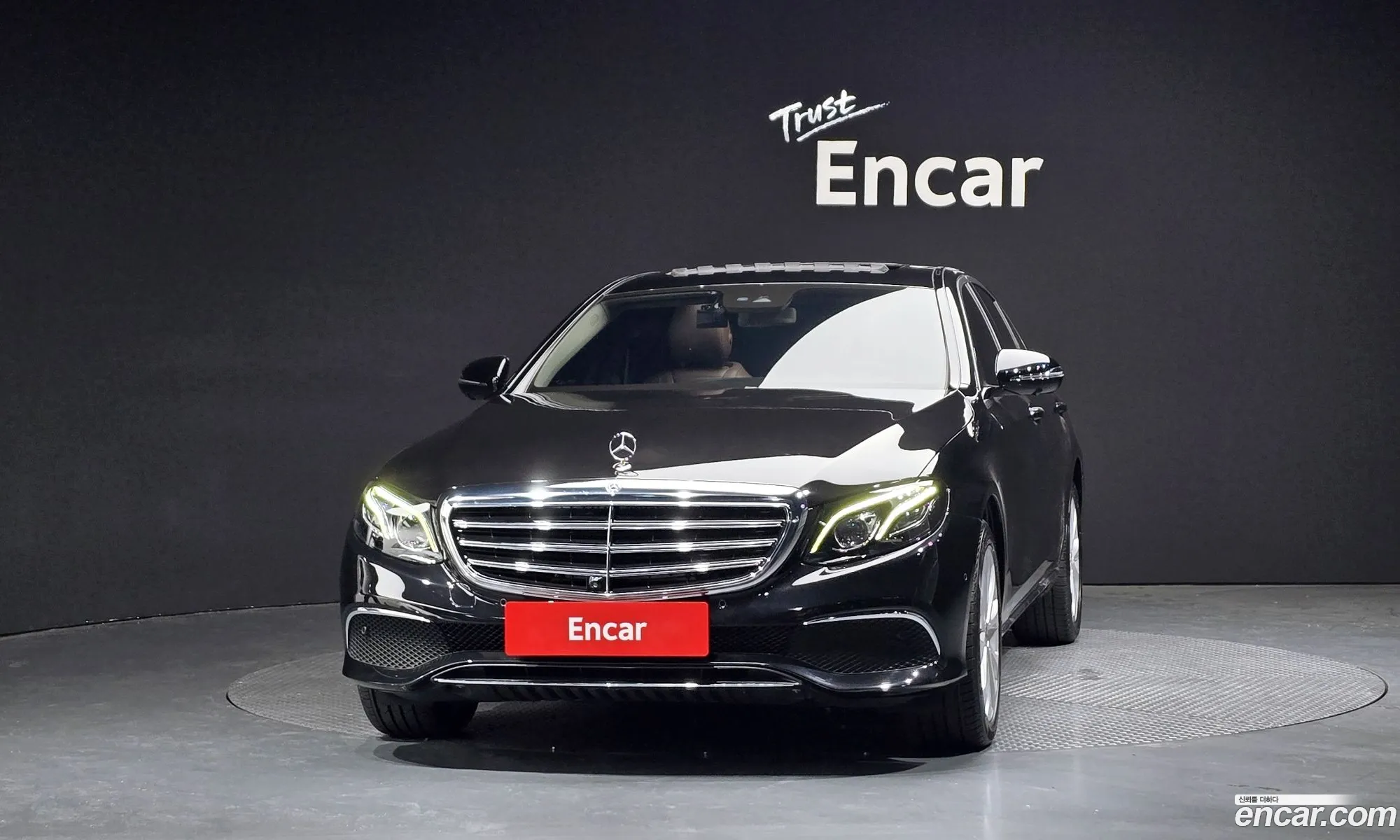 Mercedes-Benz E-Class W213 2017 WDDZF4KB9JA315411 — 3