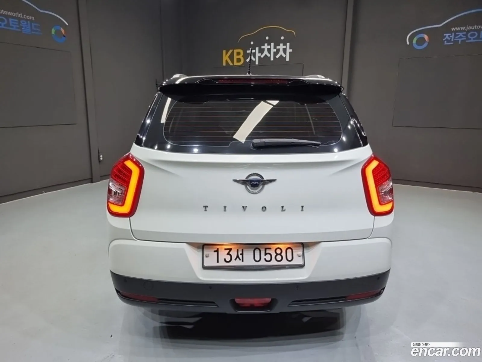 KG Mobility (SsangYong) Tivoli Air 2016 — 3
