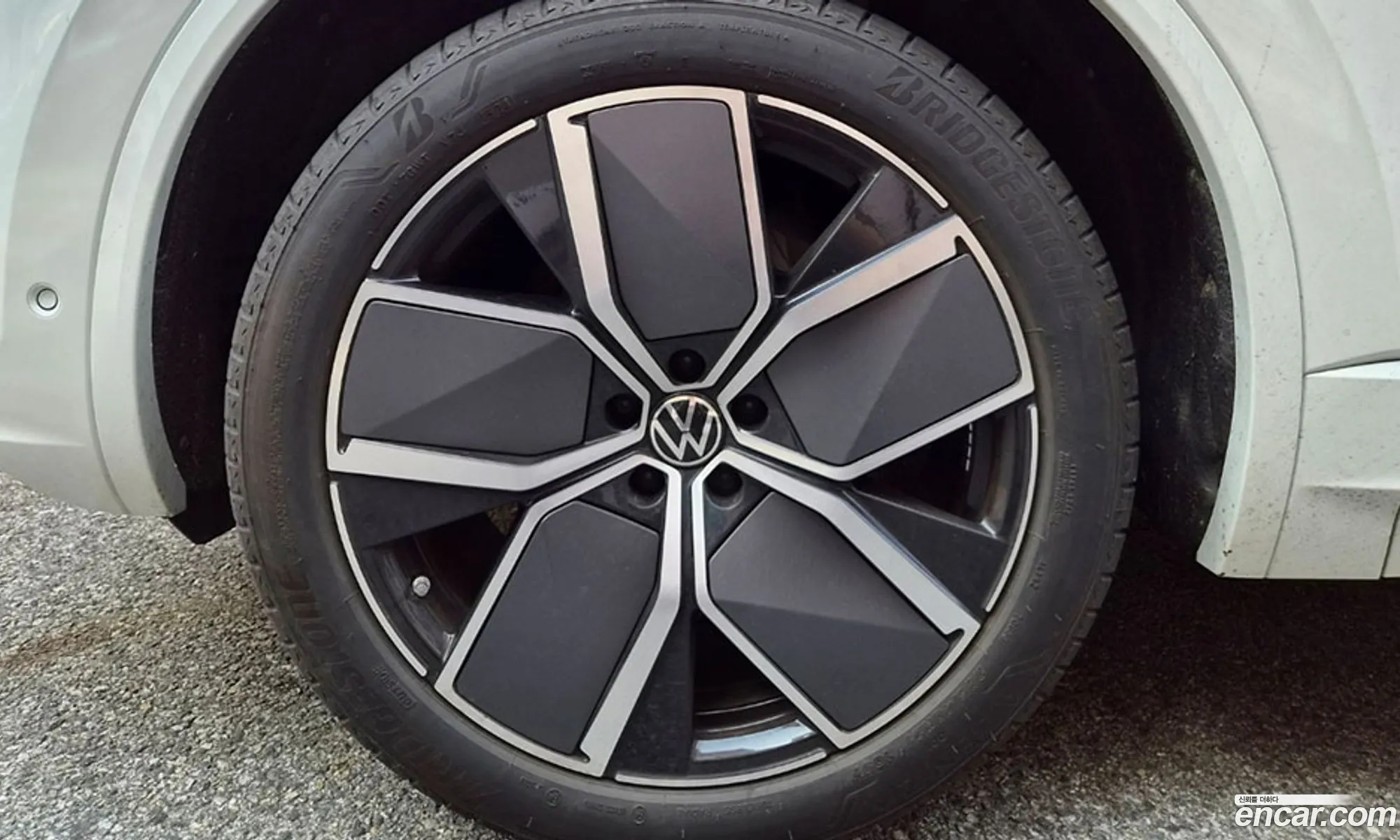 Volkswagen Touareg 2024 — 16