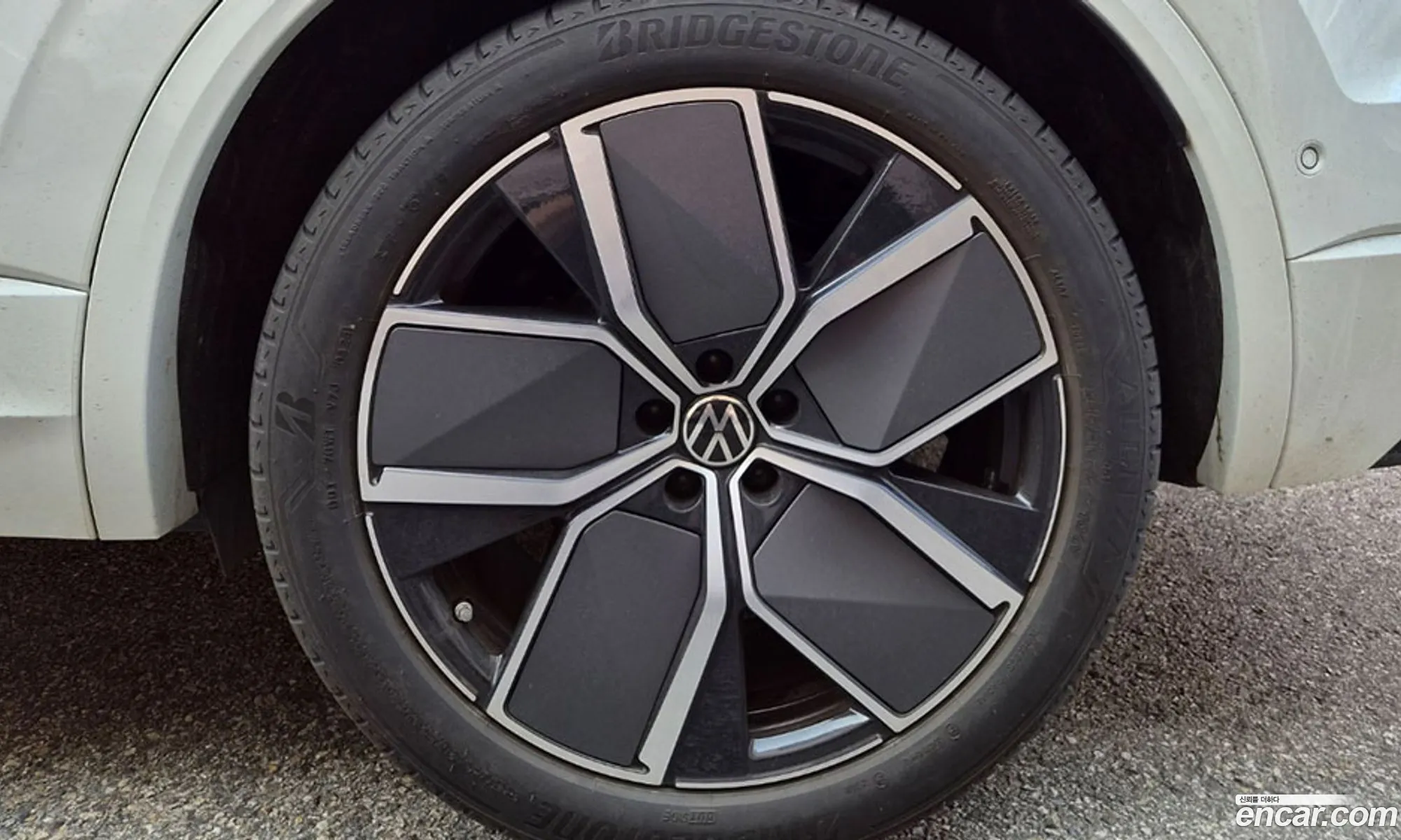 Volkswagen Touareg 2024 — 13