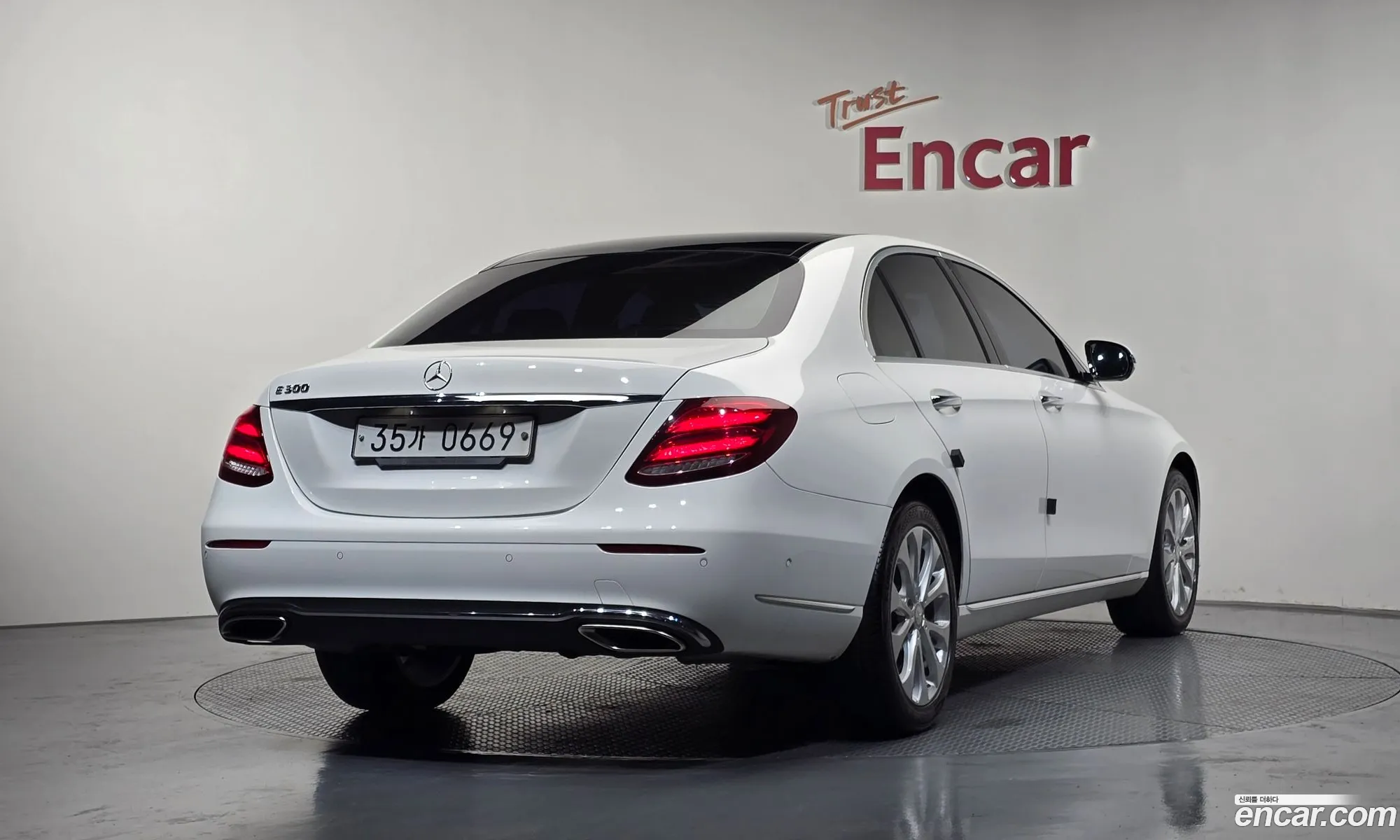 Mercedes-Benz E-Class W213 2016 WDDZF4JB7HA042447 — 22