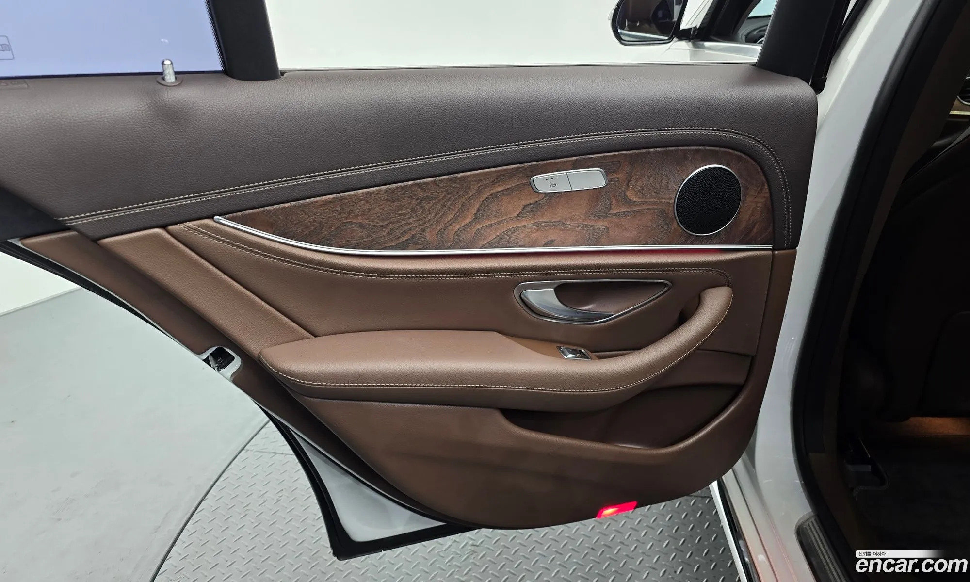 Mercedes-Benz E-Class W213 2016 WDDZF4JB7HA042447 — 13