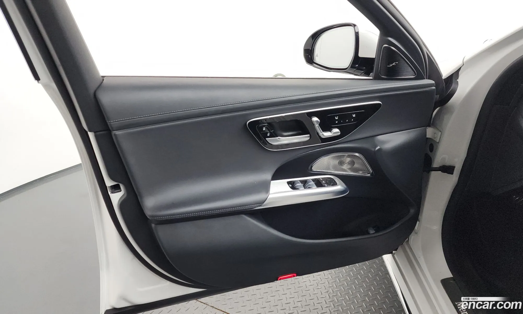 Mercedes-Benz E-Class W214 2024 — 4