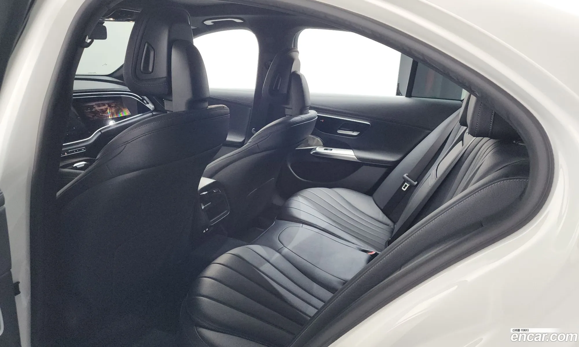 Mercedes-Benz E-Class W214 2024 — 18