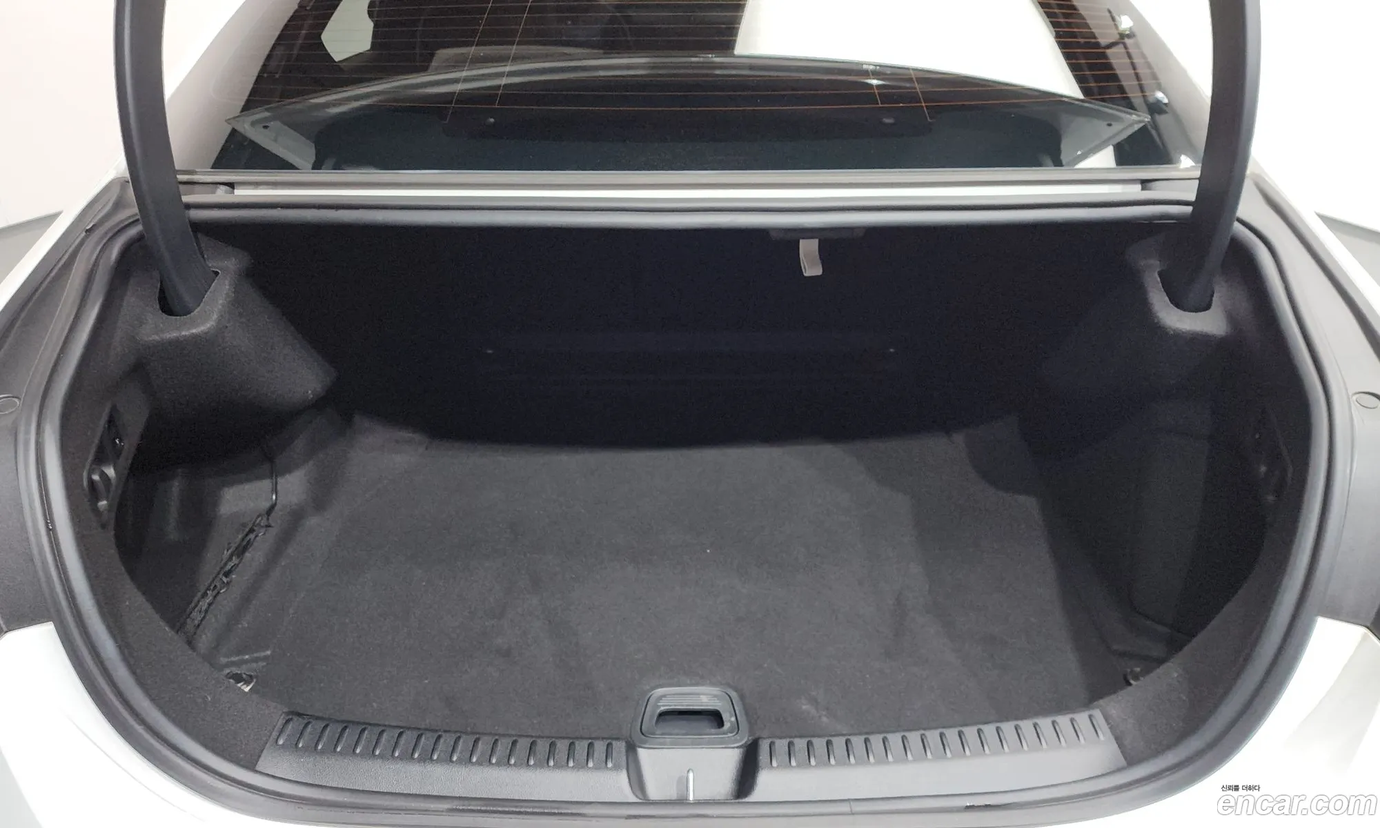 Mercedes-Benz E-Class W214 2024 — 15