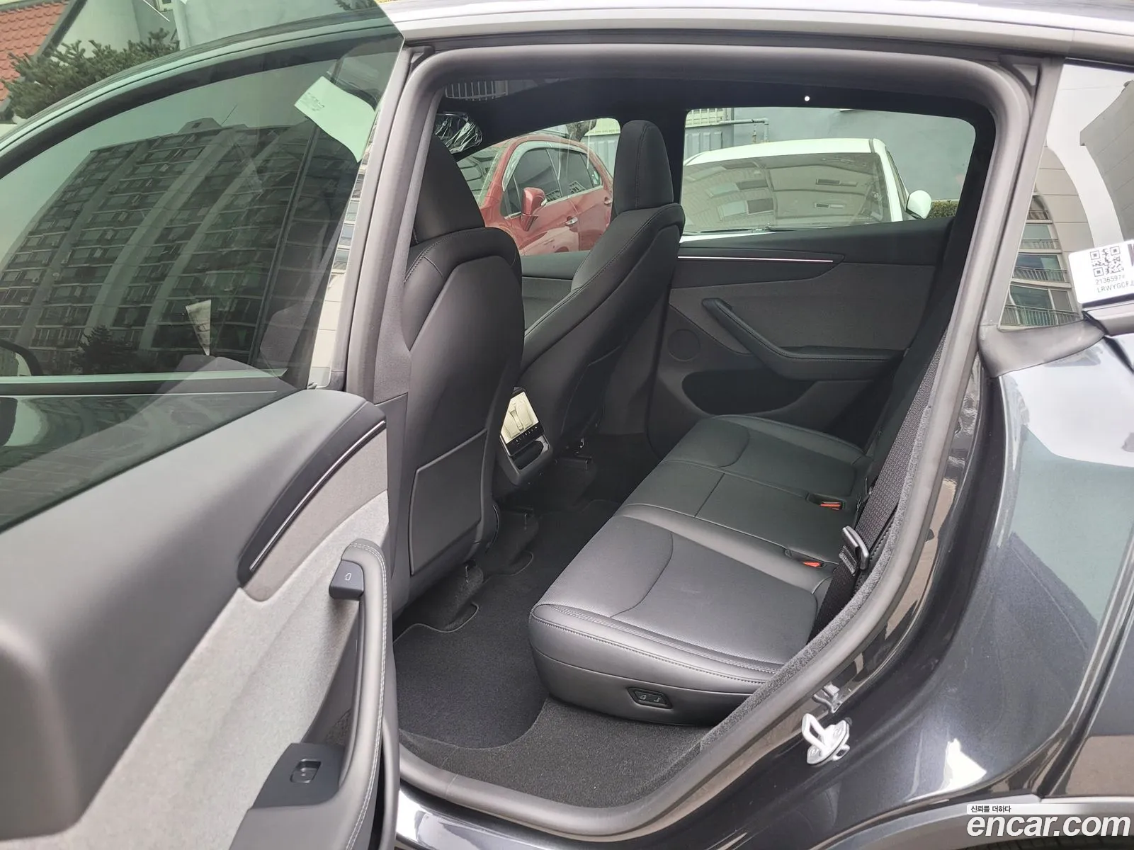 Tesla Model Y 2026 — 5
