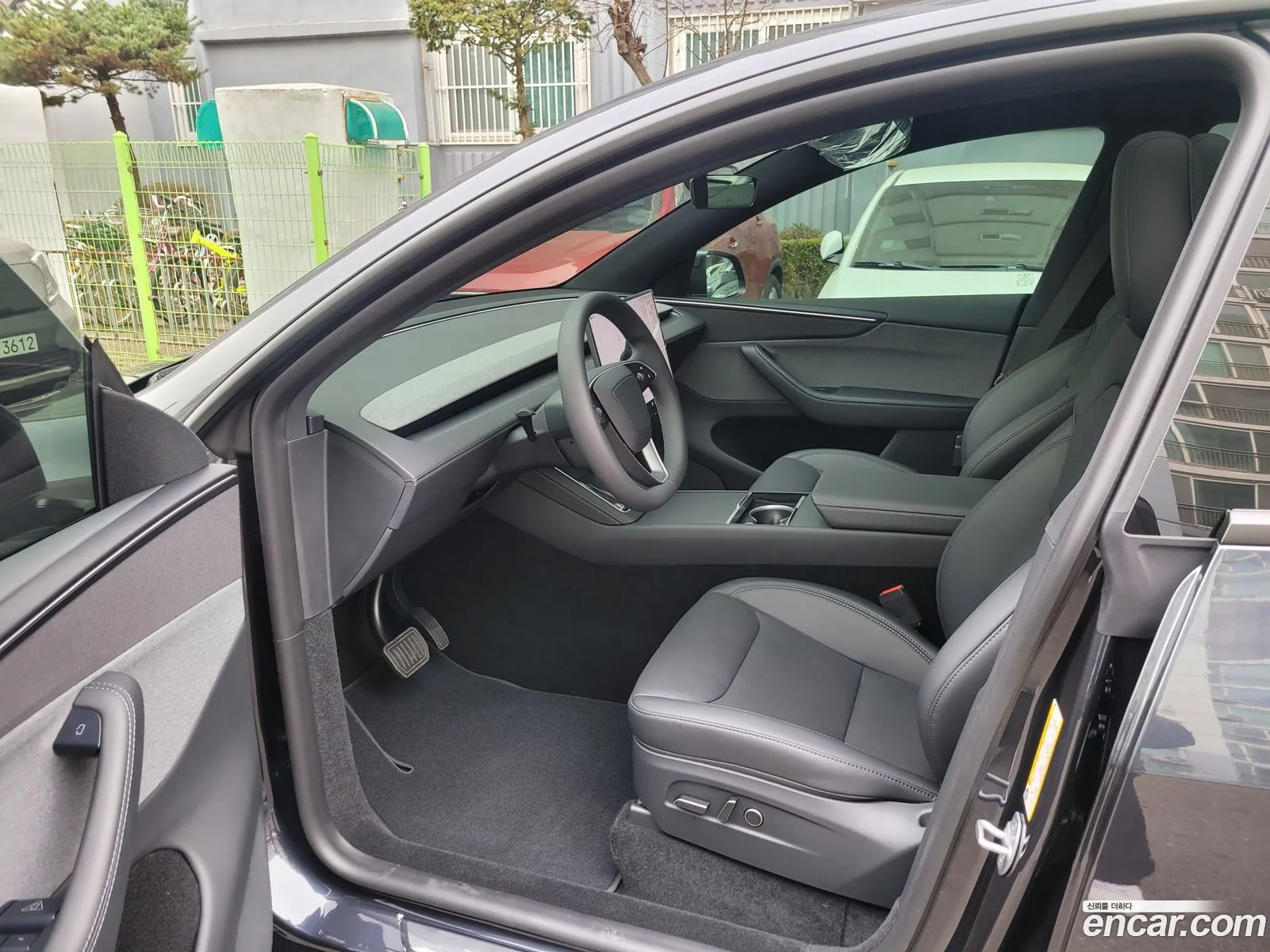 Tesla Model Y 2026 — 6