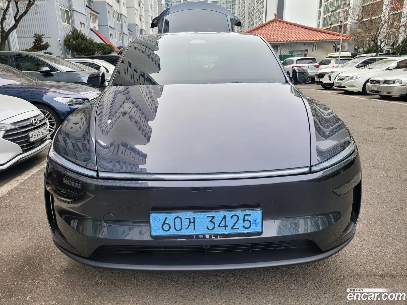 Tesla Model Y 2026 — 8