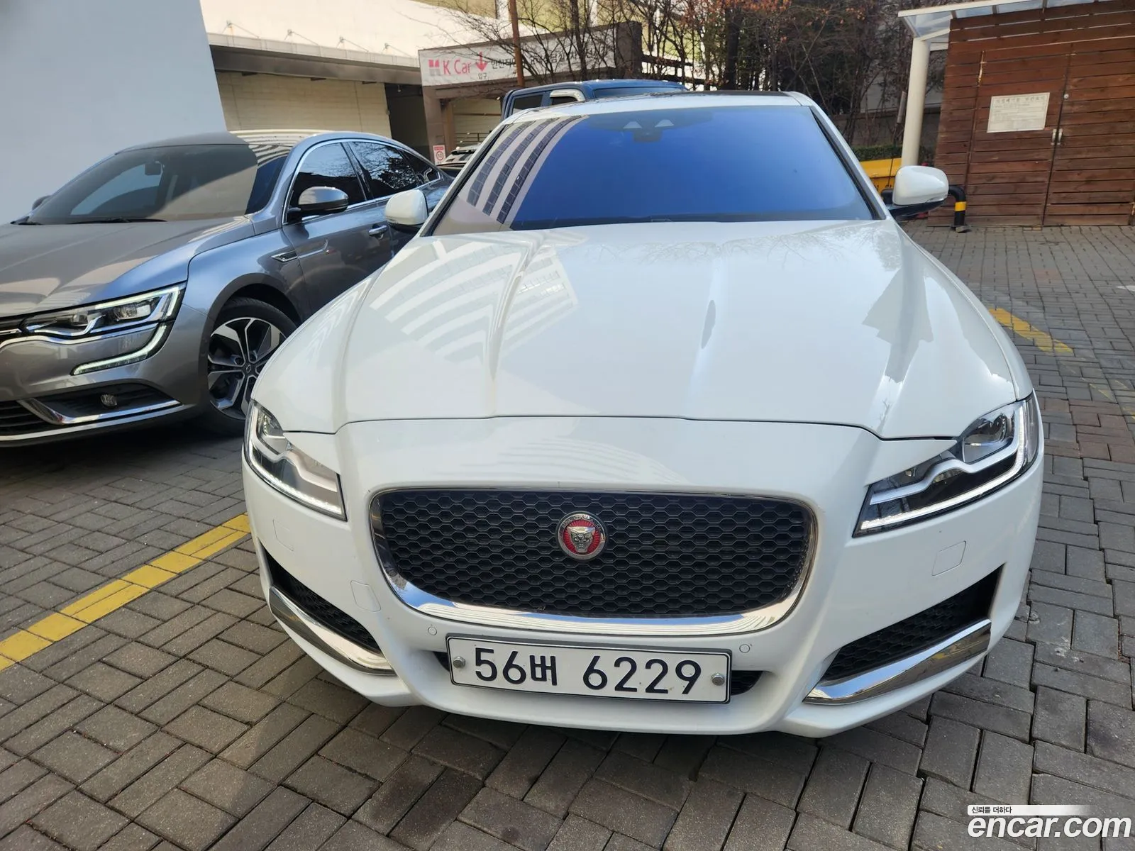 Jaguar XF 2018 — 10