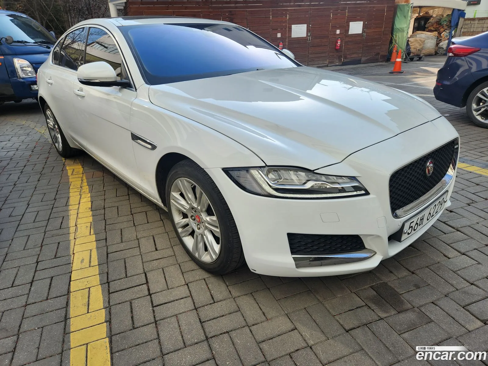Jaguar XF 2018 — 8