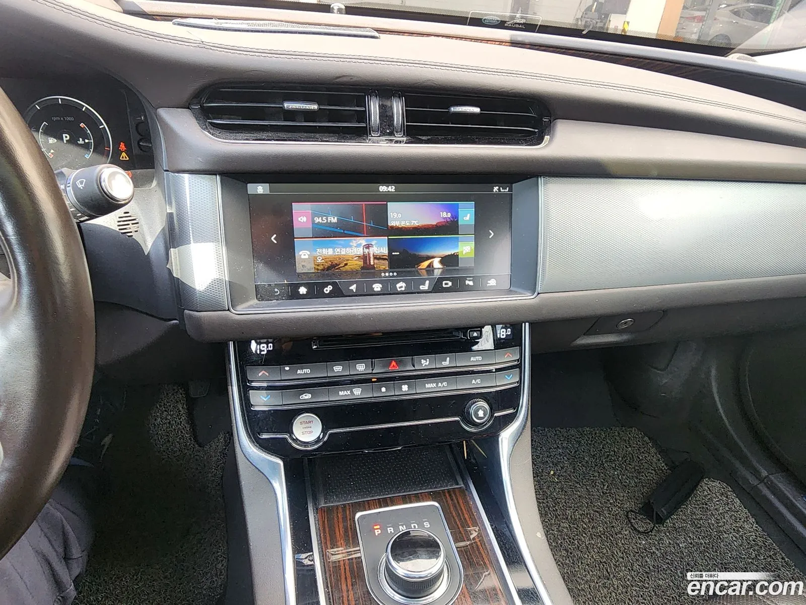 Jaguar XF 2018 — 7