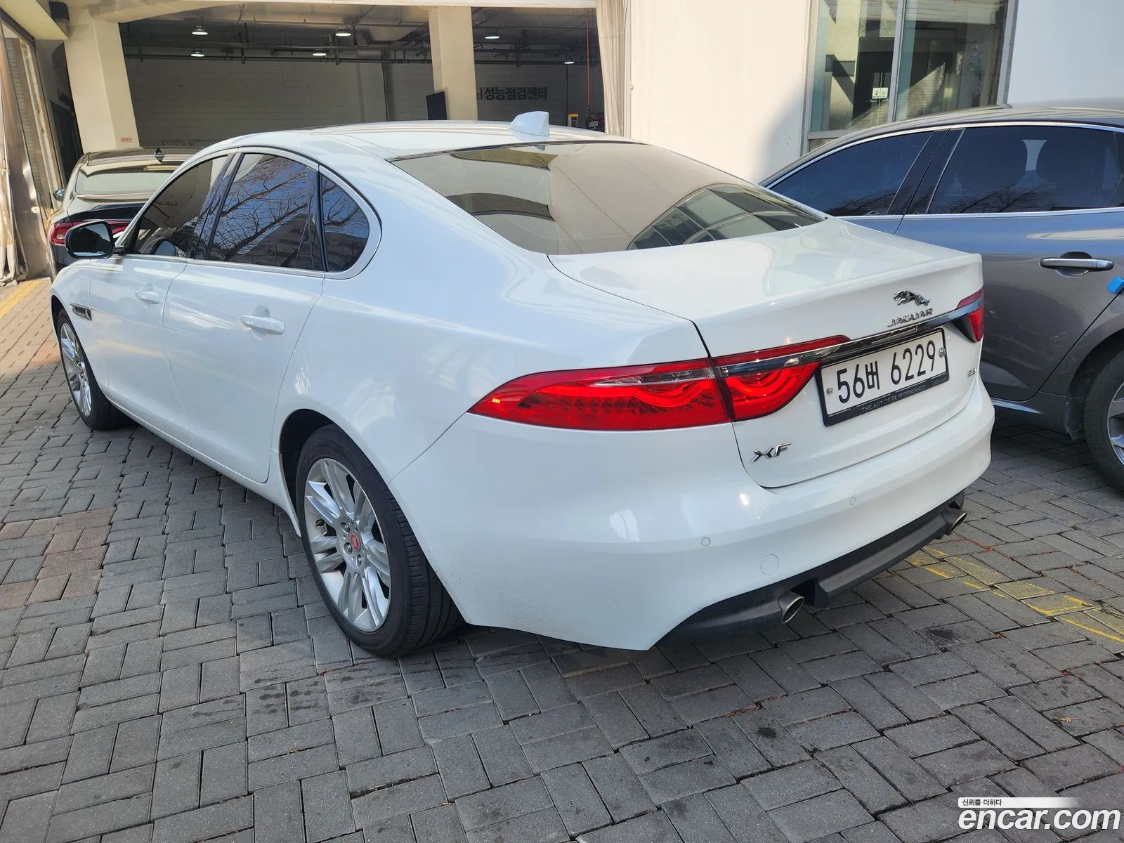 Jaguar XF 2018 — 6